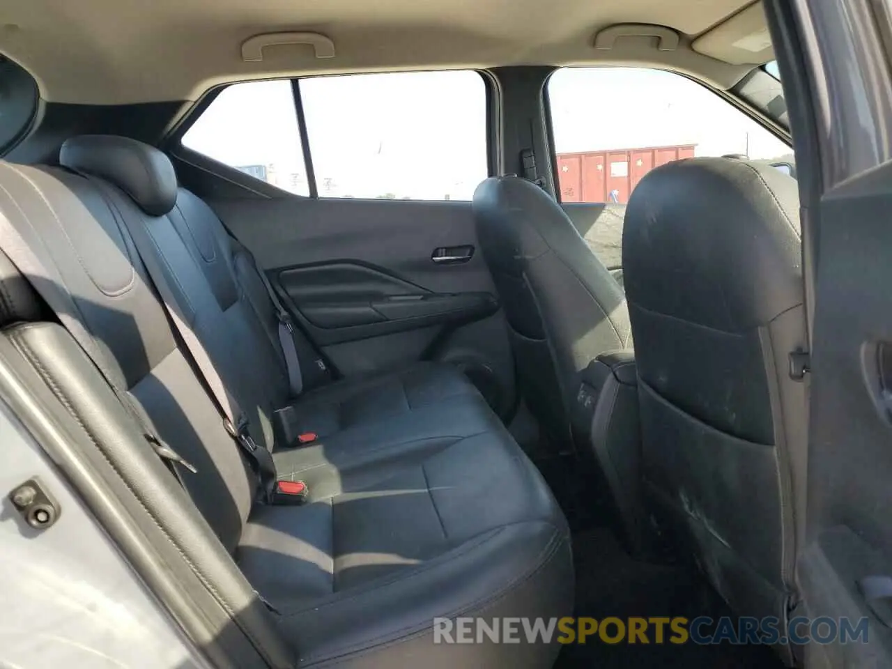 10 Photograph of a damaged car 3N1CP5DV7ML561030 NISSAN KICKS 2021