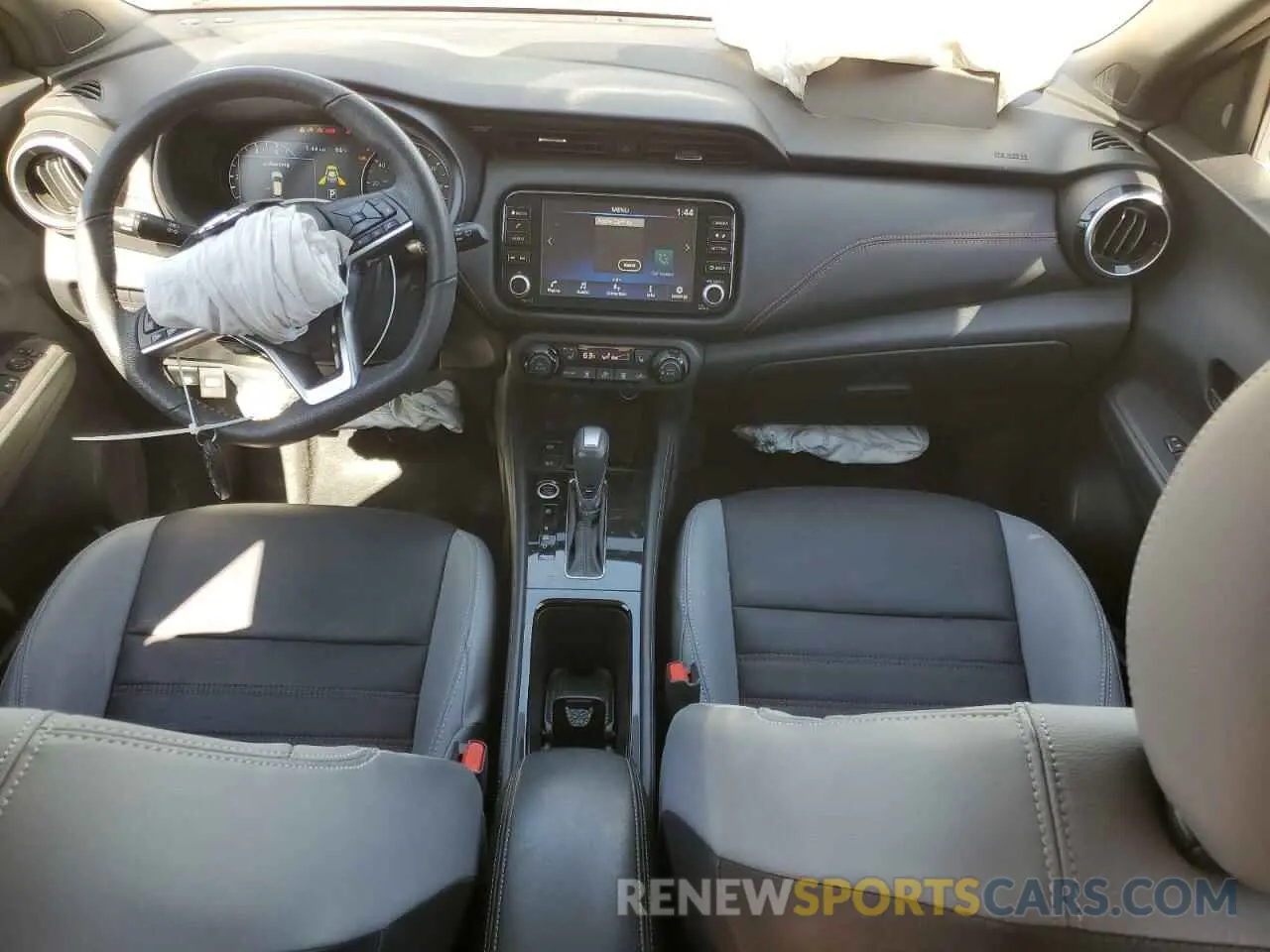 8 Photograph of a damaged car 3N1CP5DV8ML515223 NISSAN KICKS 2021