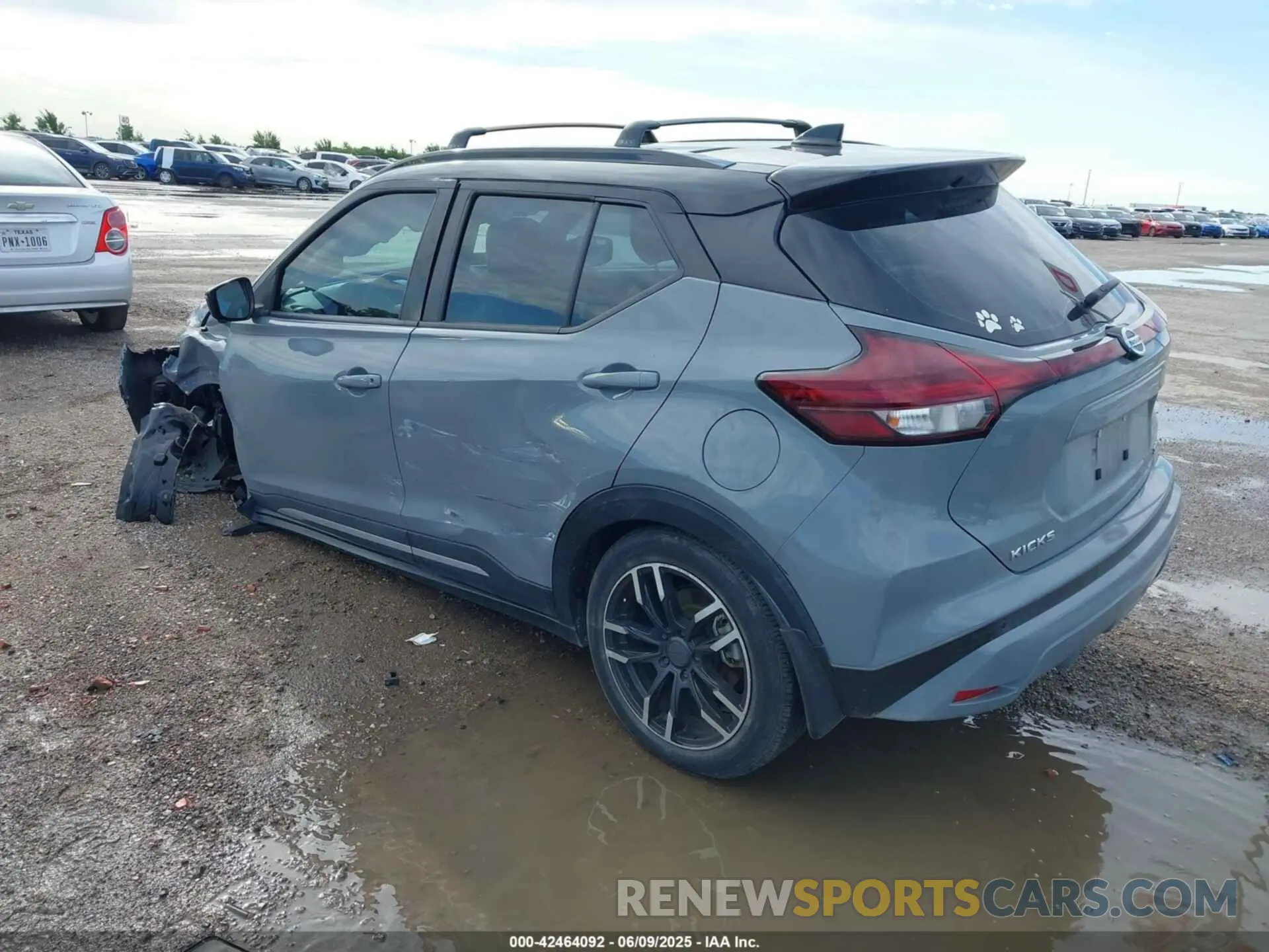 3 Photograph of a damaged car 3N1CP5DV8ML558833 NISSAN KICKS 2021