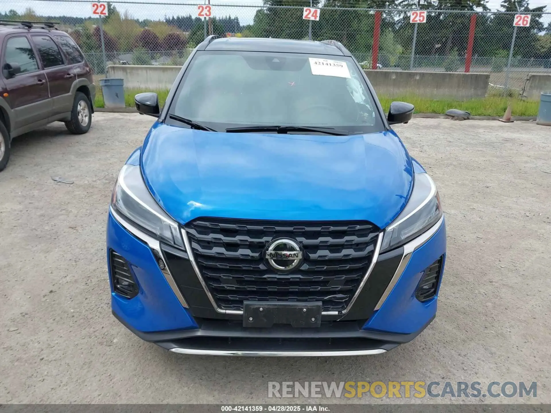 12 Photograph of a damaged car 3N1CP5DV8ML561716 NISSAN KICKS 2021