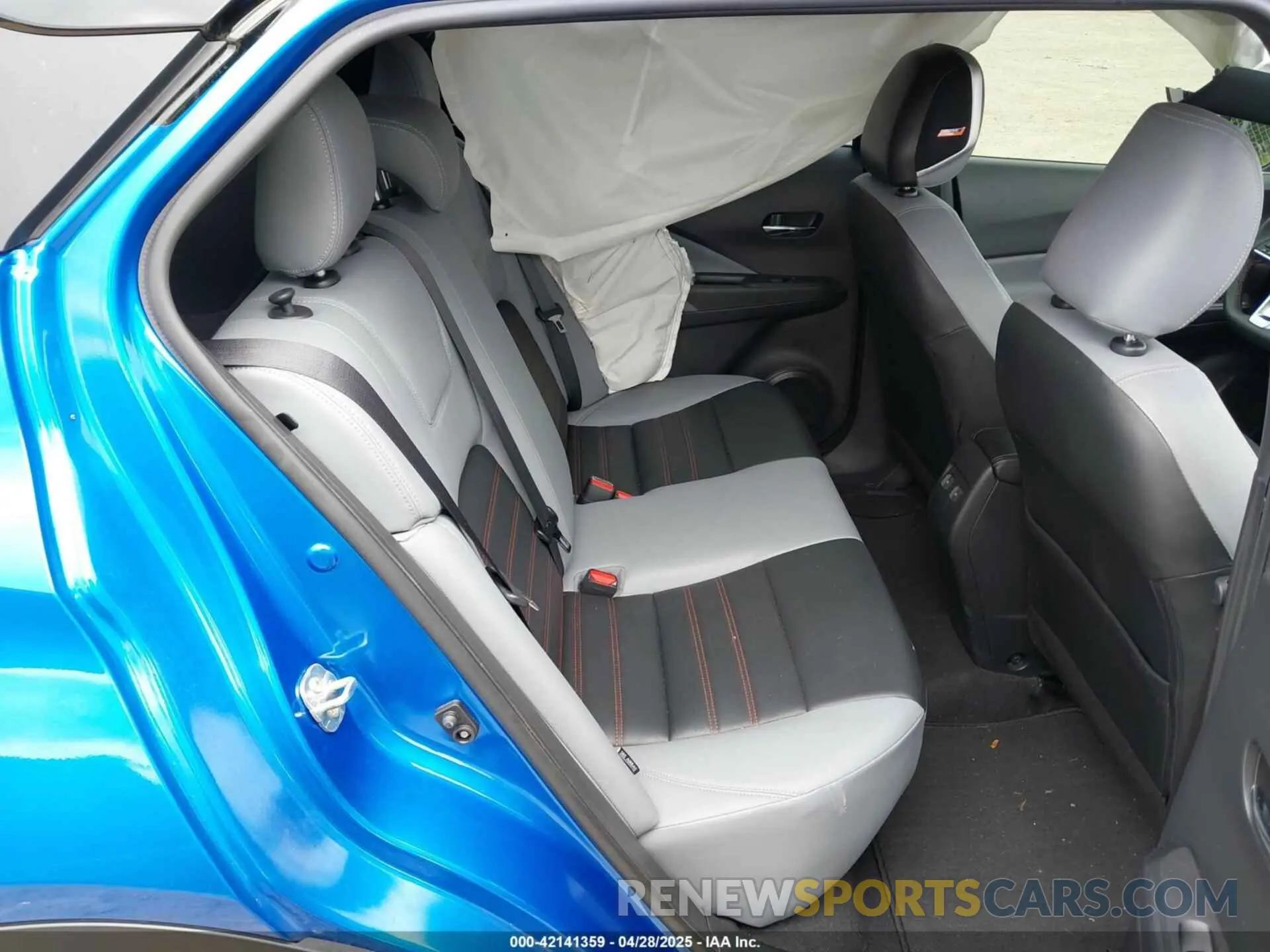 8 Photograph of a damaged car 3N1CP5DV8ML561716 NISSAN KICKS 2021