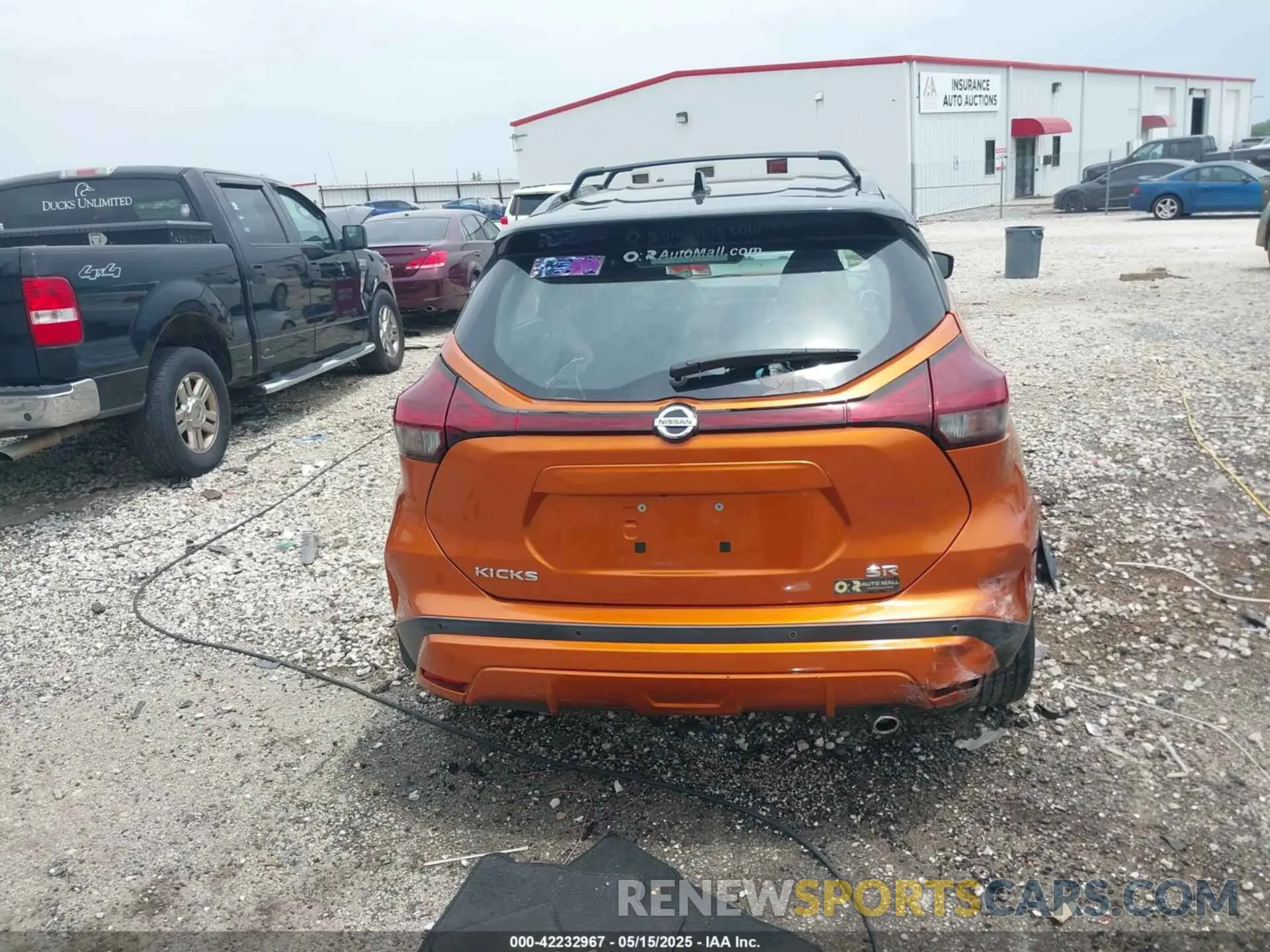16 Photograph of a damaged car 3N1CP5DV9ML508992 NISSAN KICKS 2021