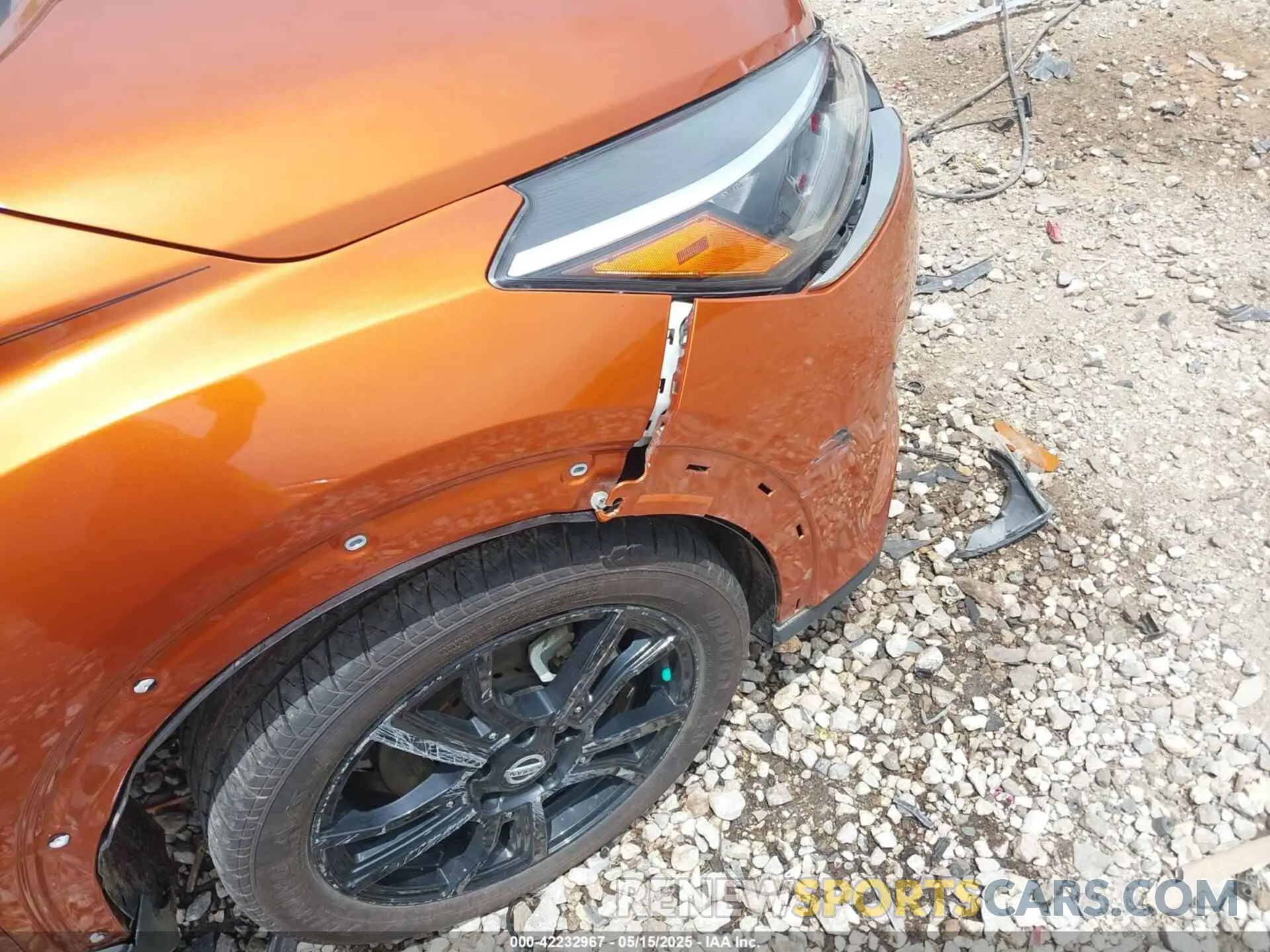 18 Photograph of a damaged car 3N1CP5DV9ML508992 NISSAN KICKS 2021