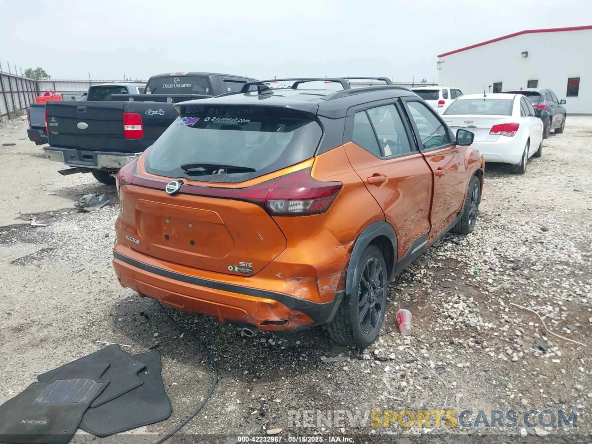 4 Photograph of a damaged car 3N1CP5DV9ML508992 NISSAN KICKS 2021