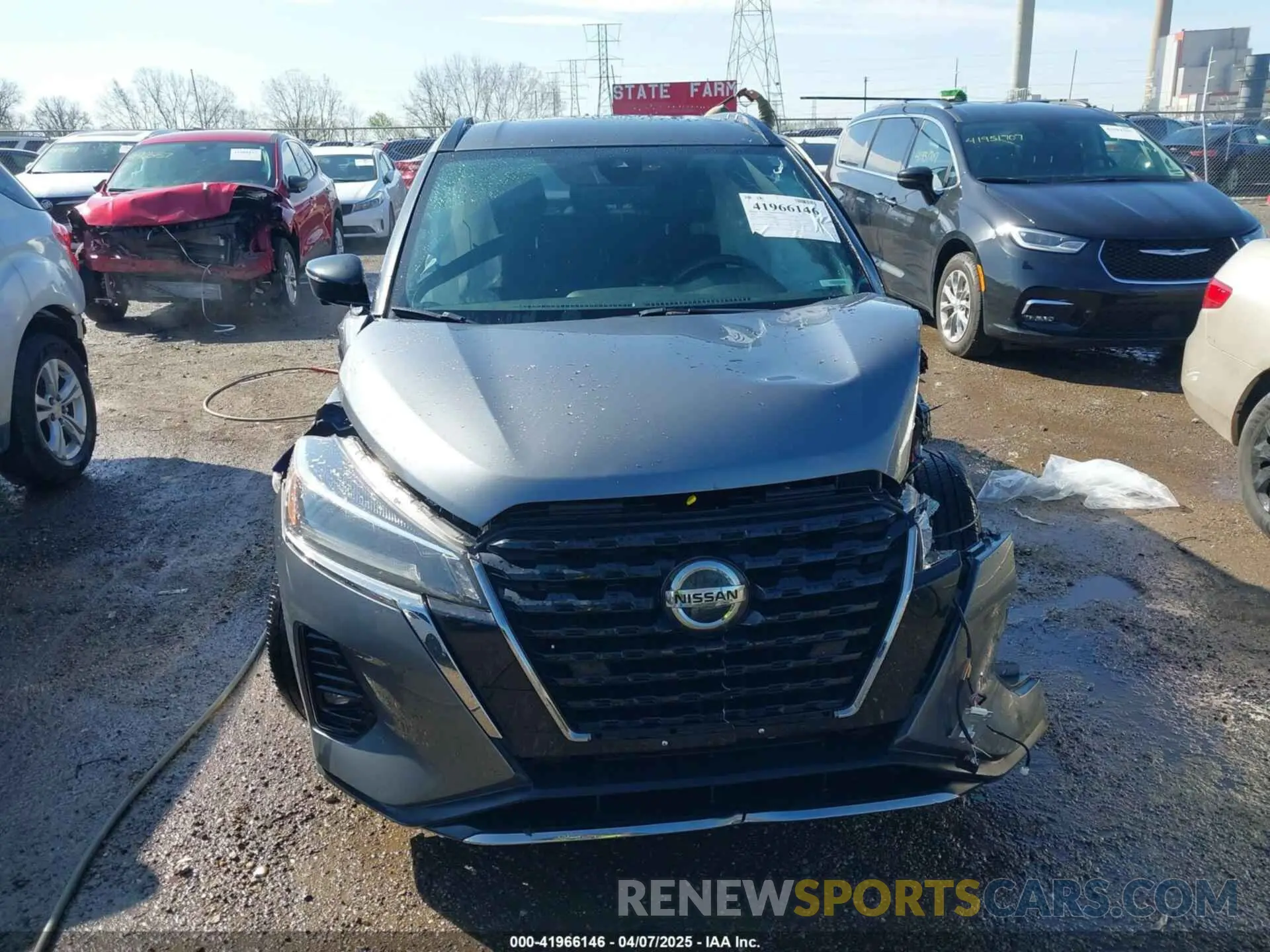 12 Photograph of a damaged car 3N1CP5DVXML465845 NISSAN KICKS 2021