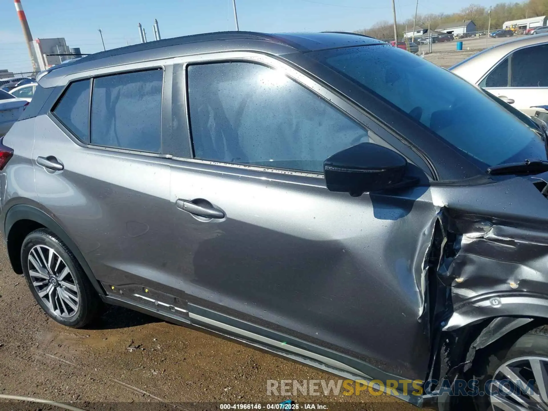 13 Photograph of a damaged car 3N1CP5DVXML465845 NISSAN KICKS 2021