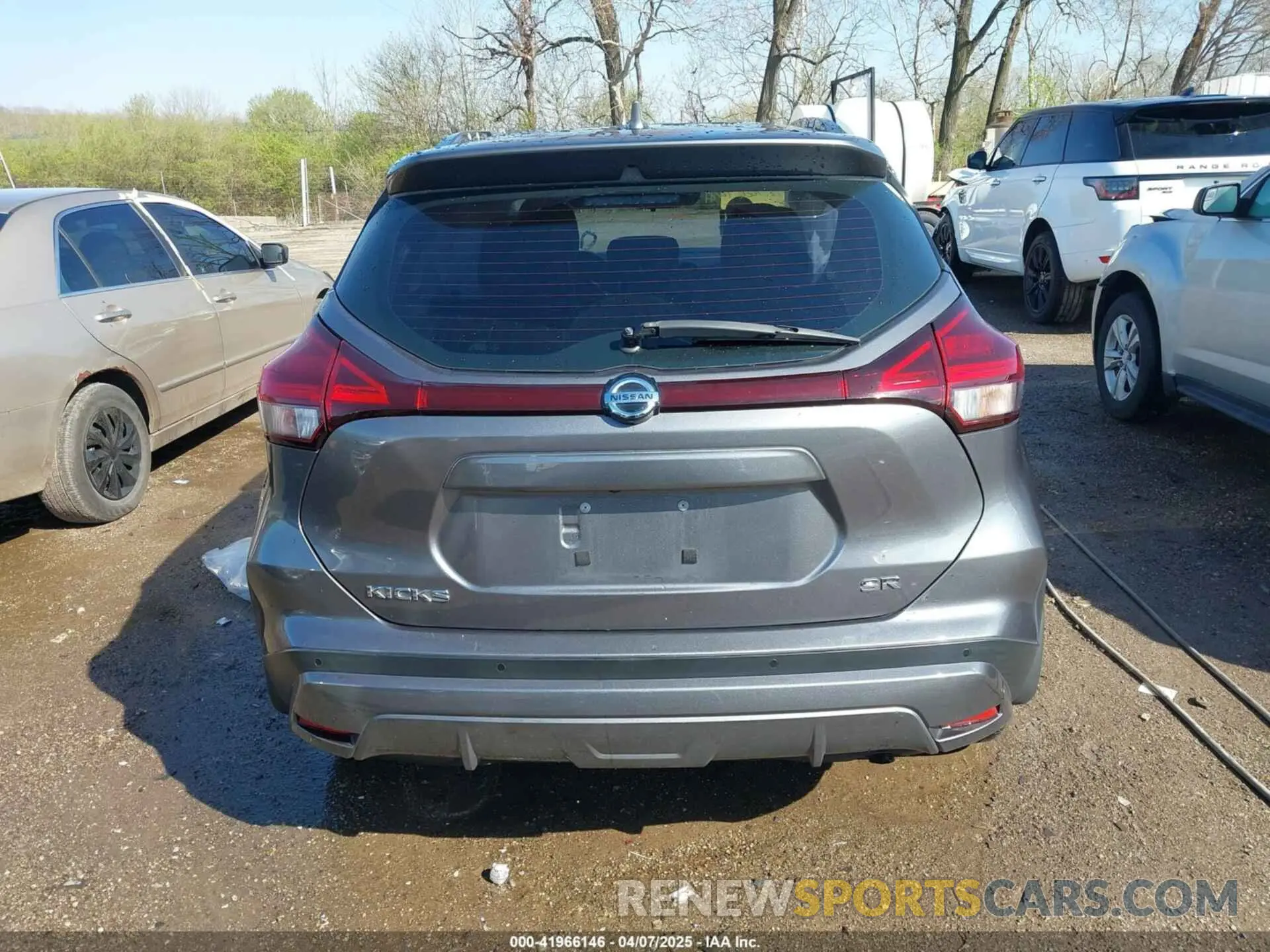 16 Photograph of a damaged car 3N1CP5DVXML465845 NISSAN KICKS 2021