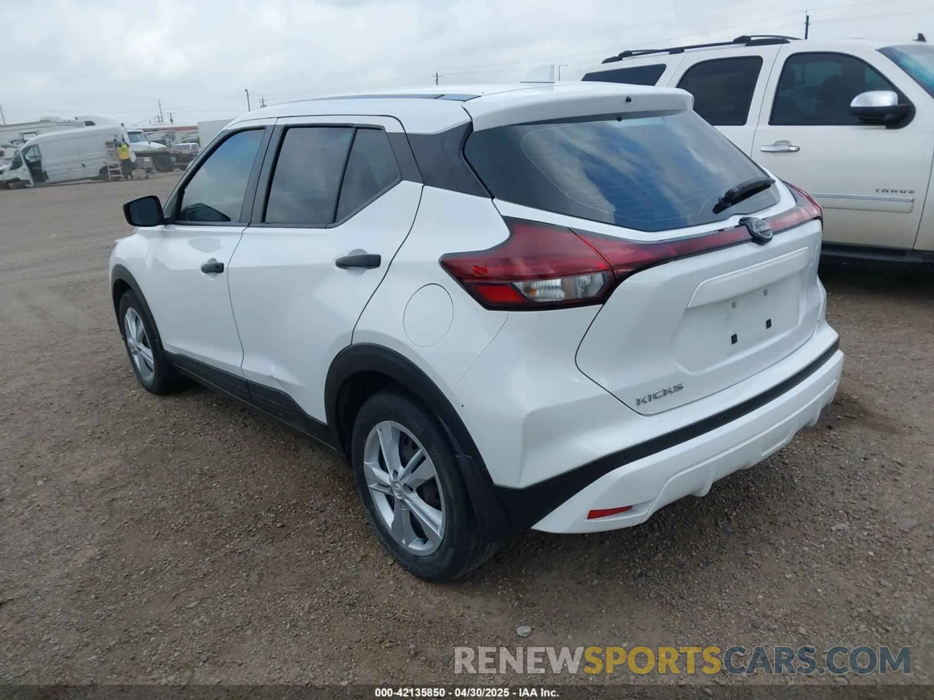 3 Photograph of a damaged car 3N1CP5BV0NL484702 NISSAN KICKS 2022