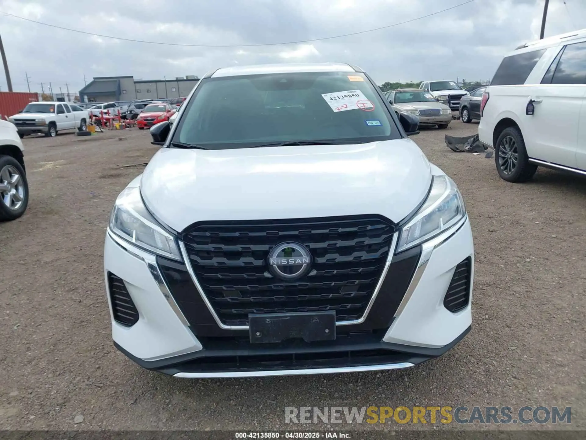 6 Photograph of a damaged car 3N1CP5BV0NL484702 NISSAN KICKS 2022