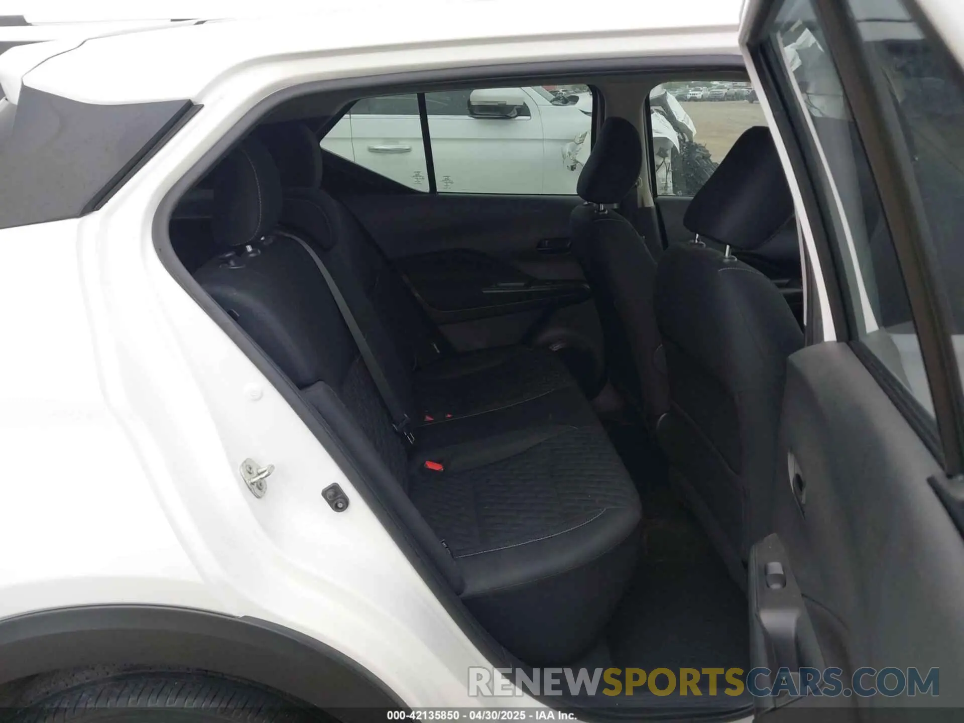 8 Photograph of a damaged car 3N1CP5BV0NL484702 NISSAN KICKS 2022