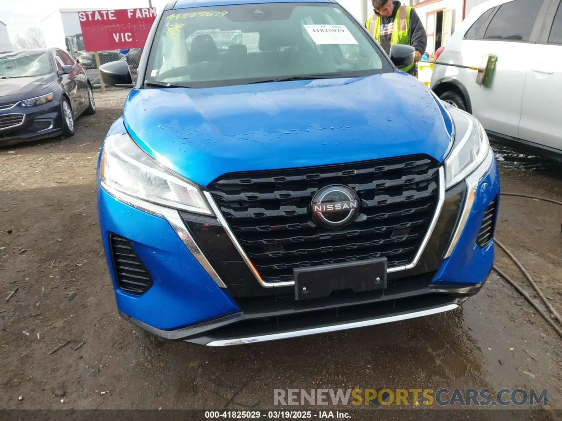 12 Photograph of a damaged car 3N1CP5BV0NL490306 NISSAN KICKS 2022