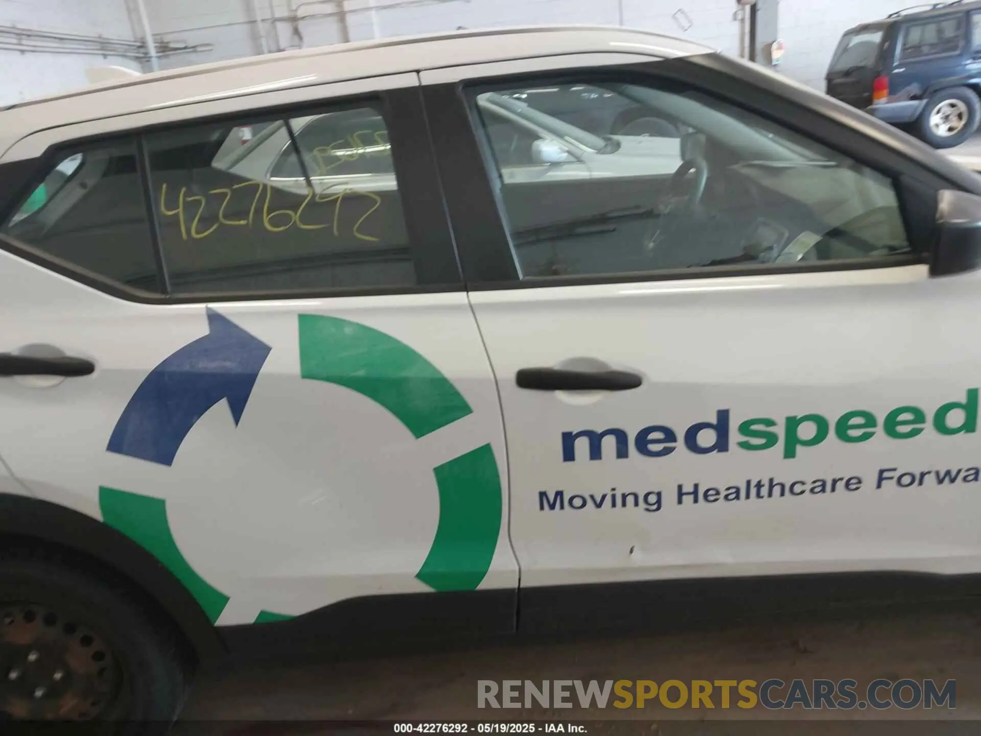 13 Photograph of a damaged car 3N1CP5BV0NL504852 NISSAN KICKS 2022