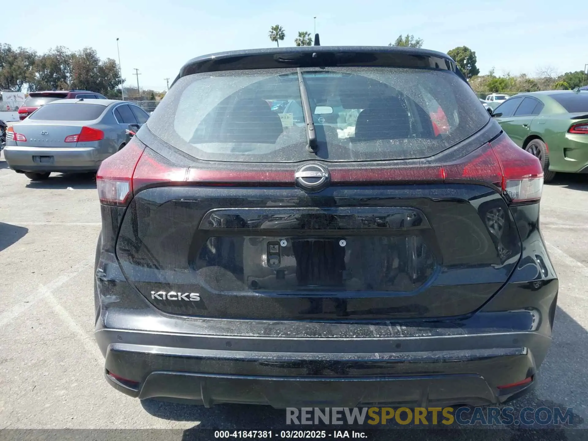16 Photograph of a damaged car 3N1CP5BV0NL507251 NISSAN KICKS 2022