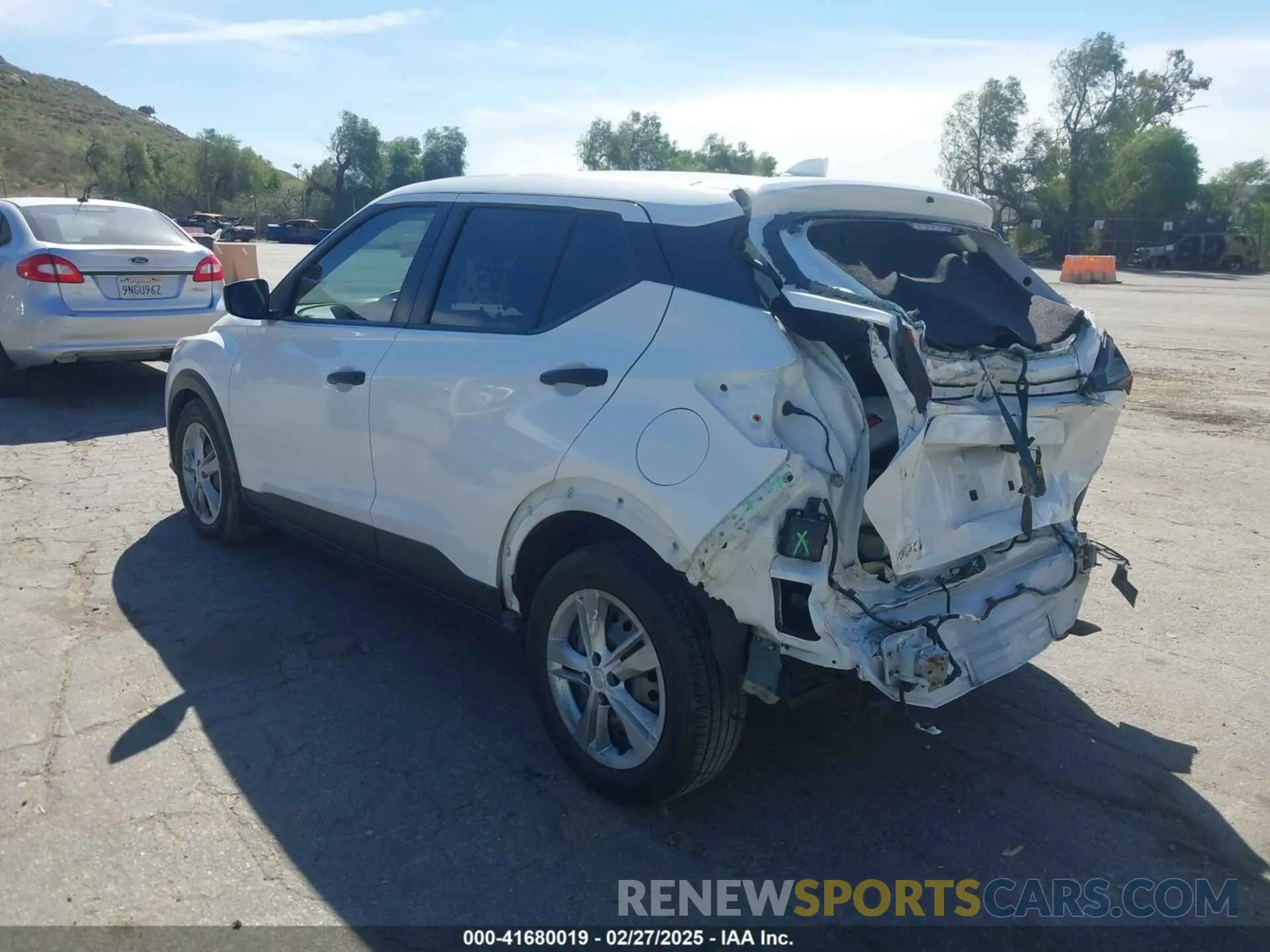 3 Photograph of a damaged car 3N1CP5BV1NL498639 NISSAN KICKS 2022