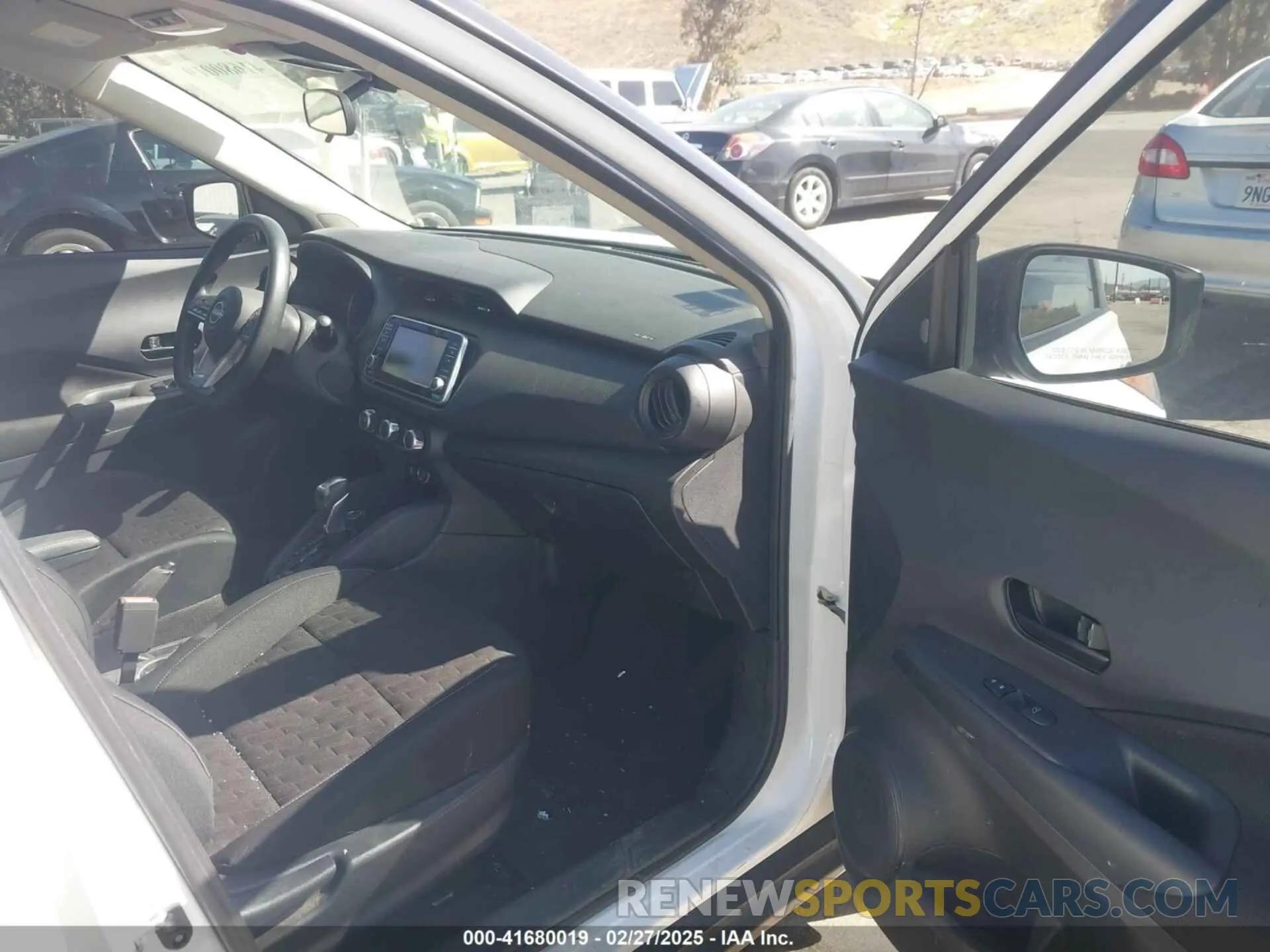 5 Photograph of a damaged car 3N1CP5BV1NL498639 NISSAN KICKS 2022
