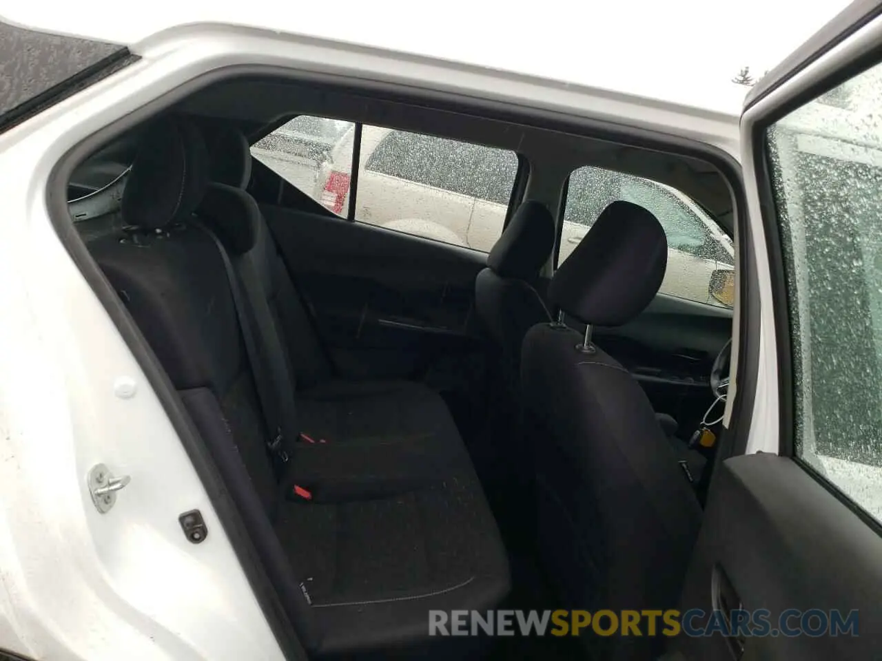 11 Photograph of a damaged car 3N1CP5BV1NL506643 NISSAN KICKS 2022
