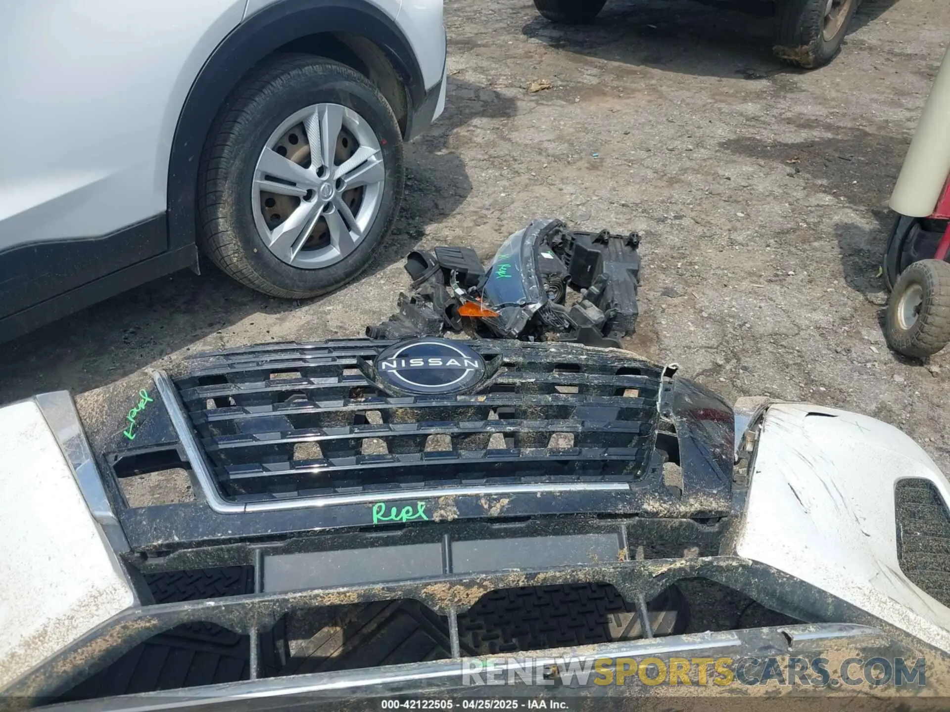 12 Photograph of a damaged car 3N1CP5BV1NL509901 NISSAN KICKS 2022