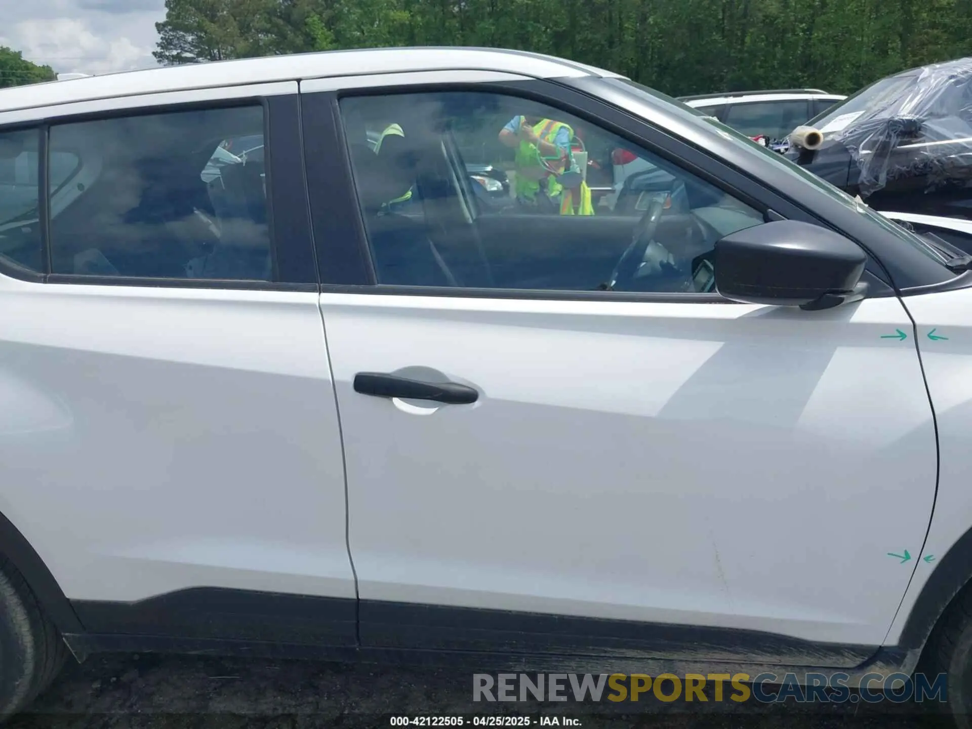 14 Photograph of a damaged car 3N1CP5BV1NL509901 NISSAN KICKS 2022