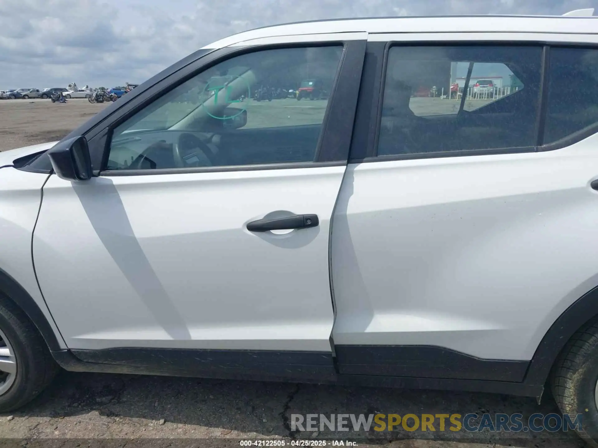 15 Photograph of a damaged car 3N1CP5BV1NL509901 NISSAN KICKS 2022