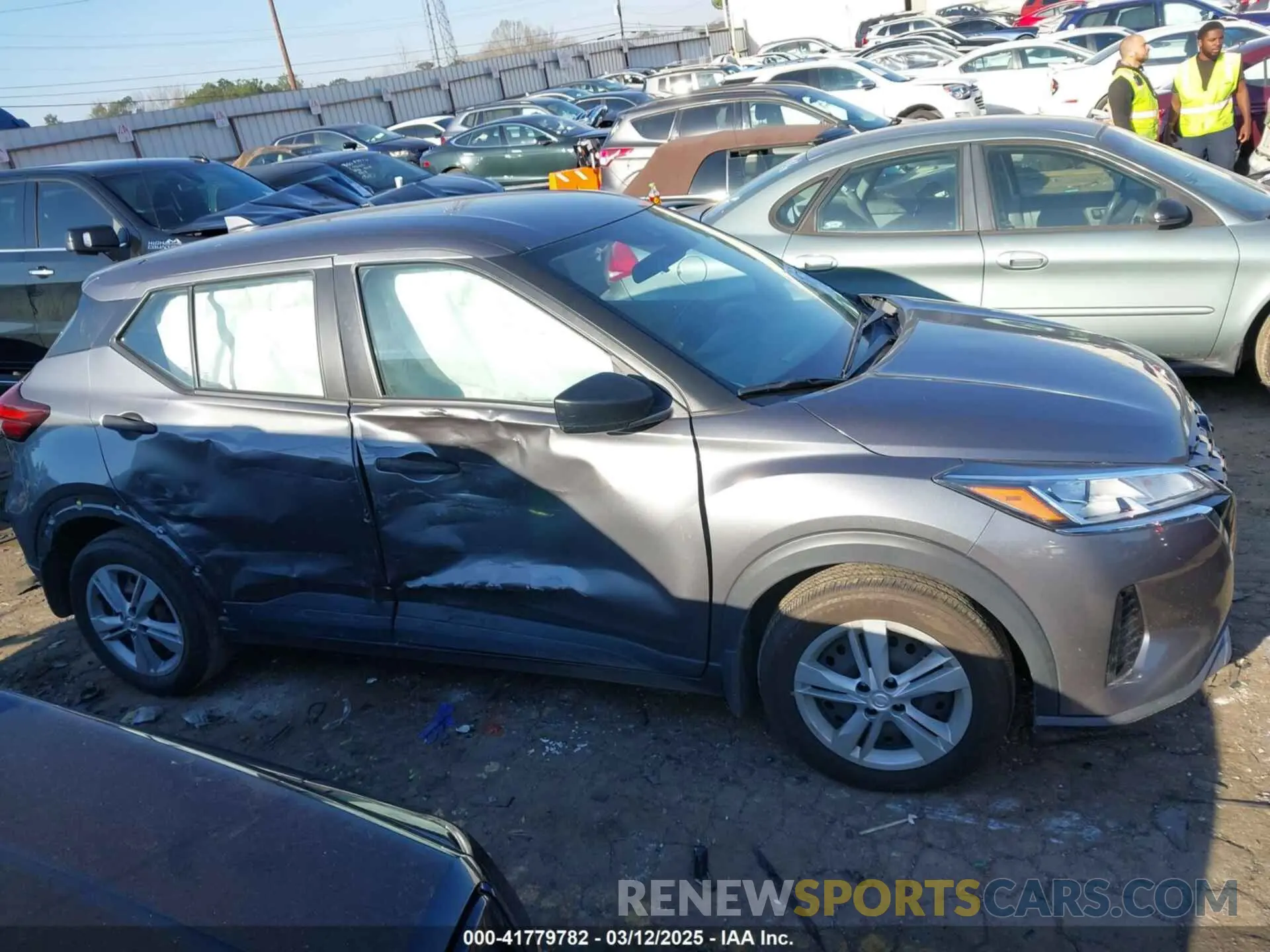 13 Photograph of a damaged car 3N1CP5BV2NL475905 NISSAN KICKS 2022