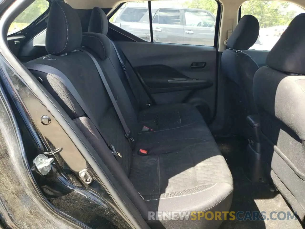 10 Photograph of a damaged car 3N1CP5BV3NL491952 NISSAN KICKS 2022