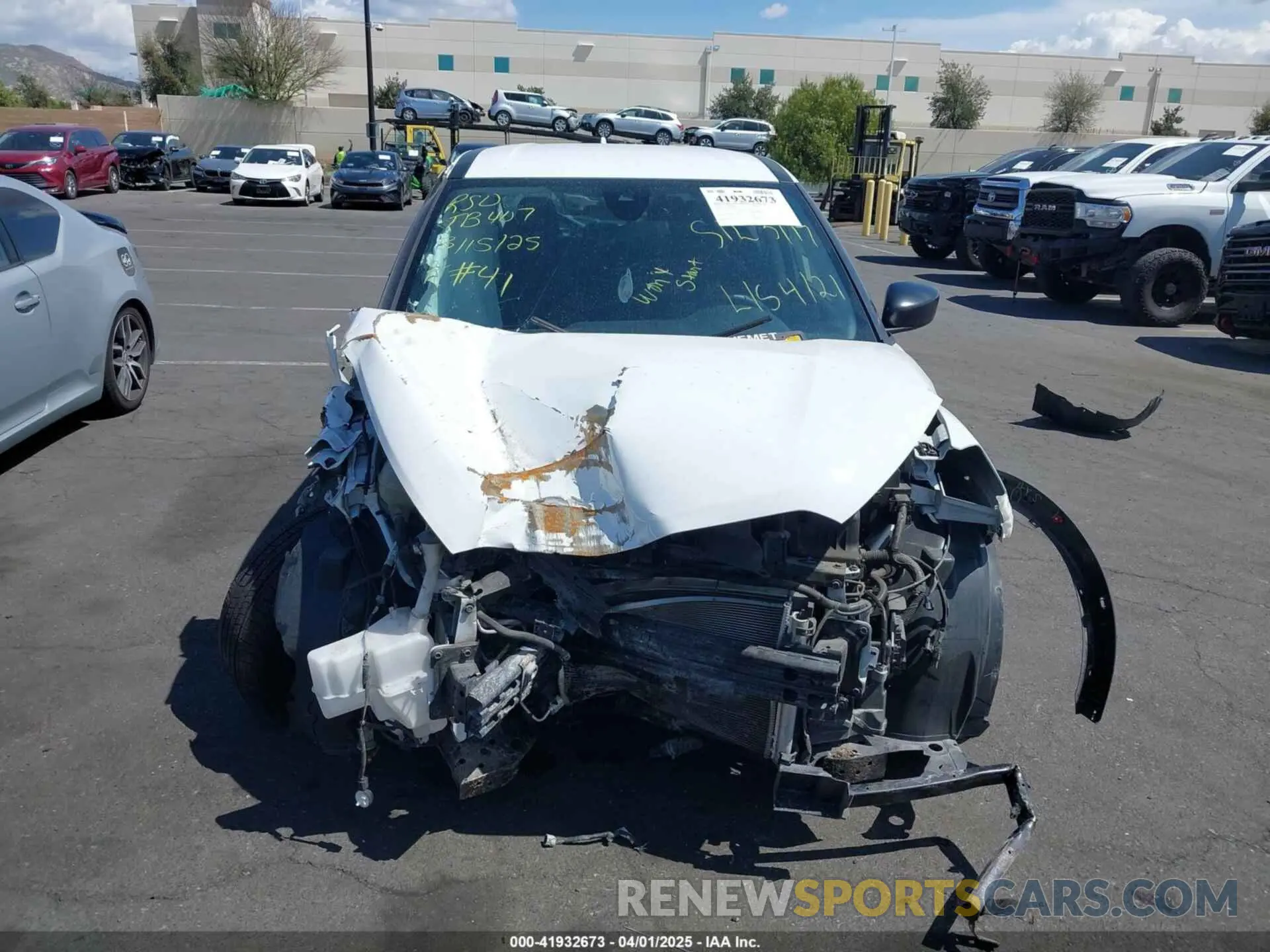 13 Photograph of a damaged car 3N1CP5BV3NL499825 NISSAN KICKS 2022
