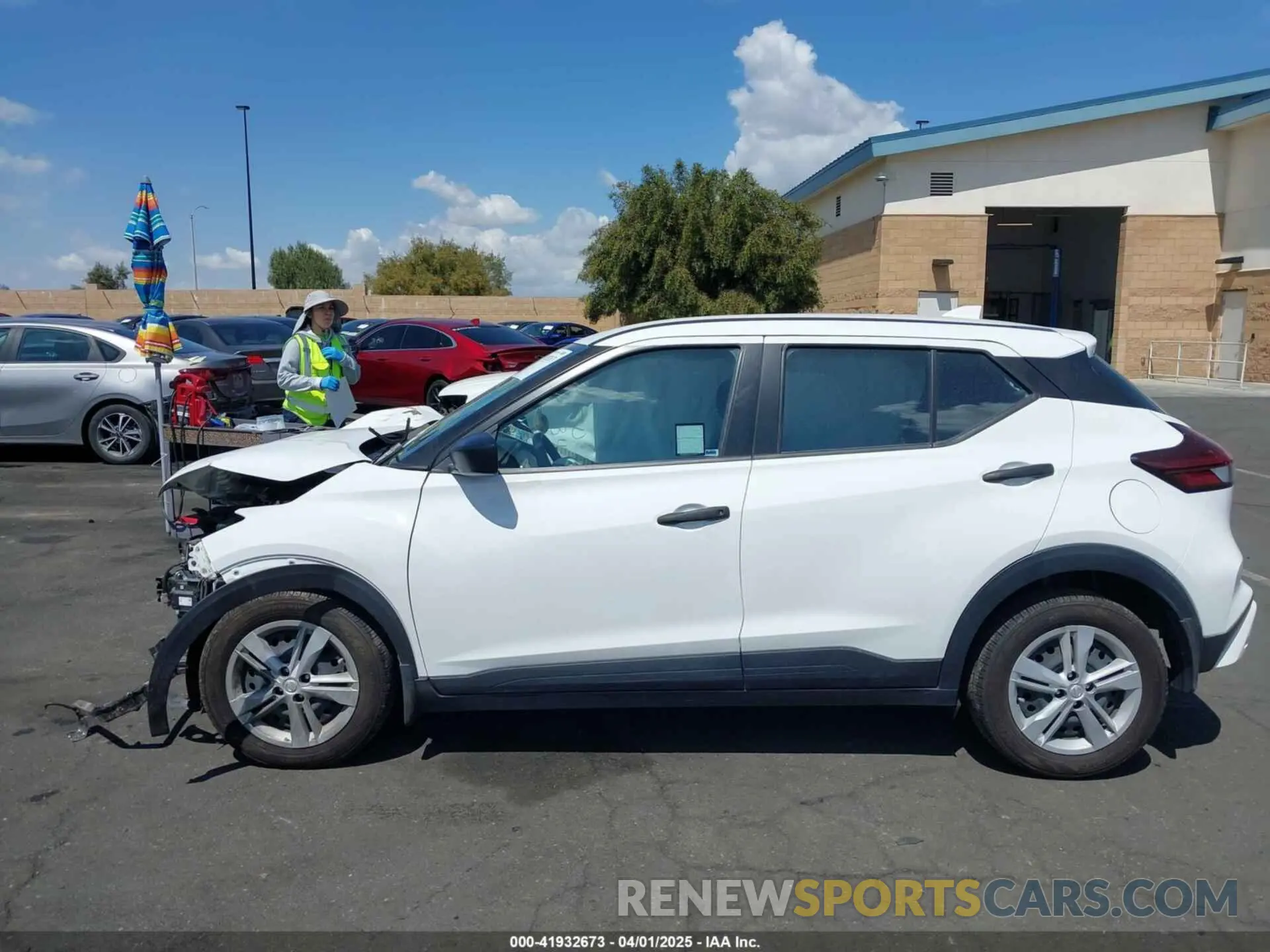 15 Photograph of a damaged car 3N1CP5BV3NL499825 NISSAN KICKS 2022