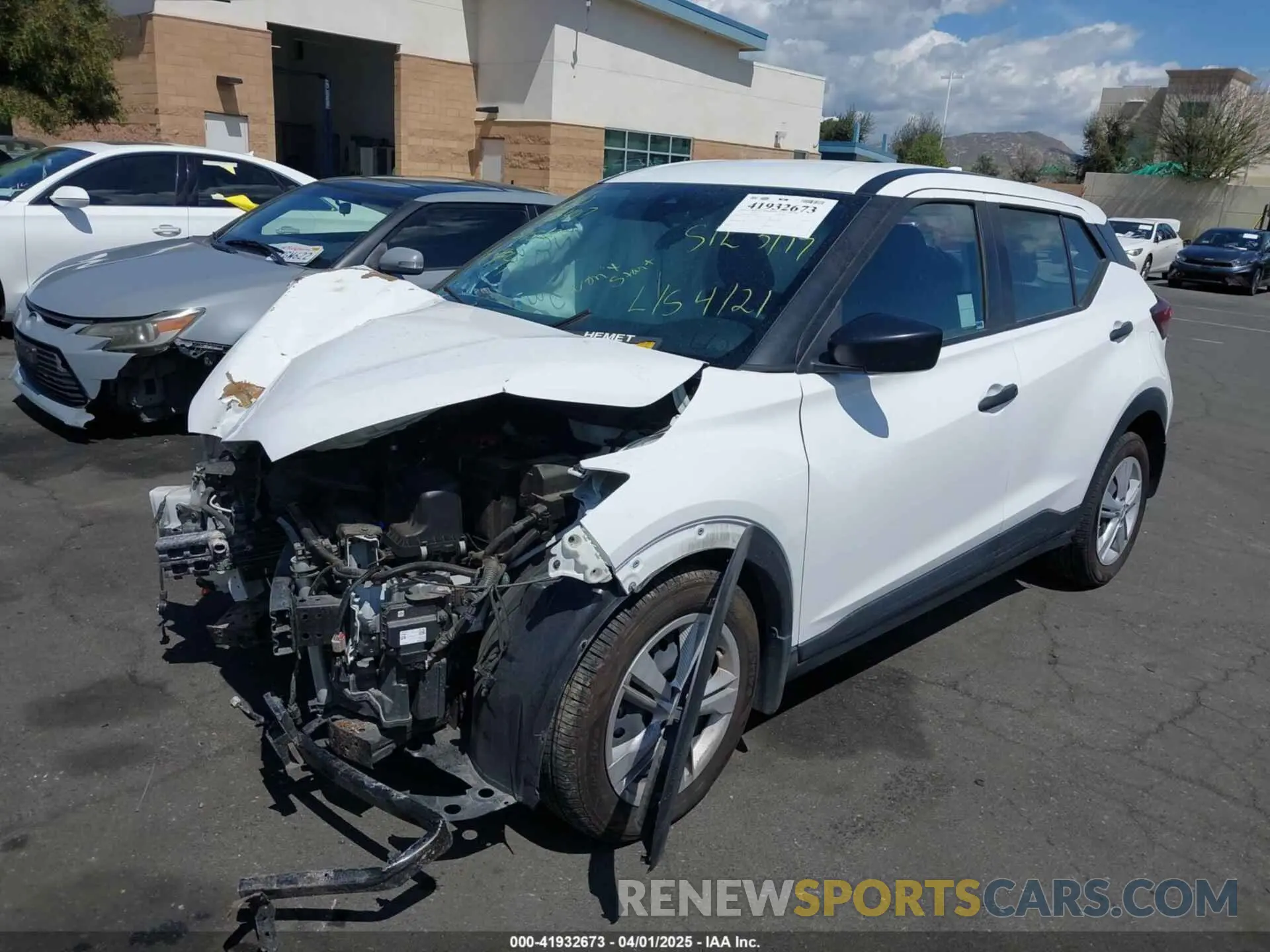 2 Photograph of a damaged car 3N1CP5BV3NL499825 NISSAN KICKS 2022