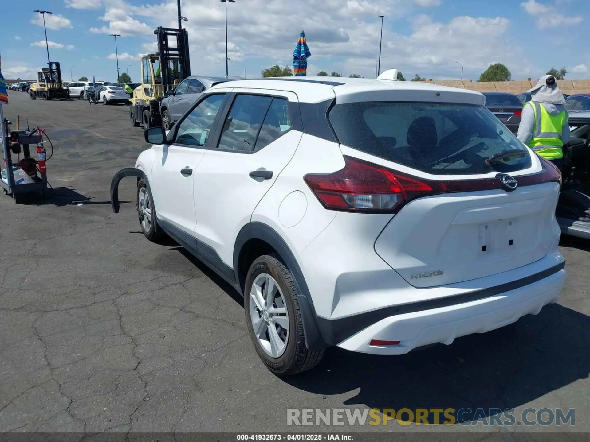 3 Photograph of a damaged car 3N1CP5BV3NL499825 NISSAN KICKS 2022
