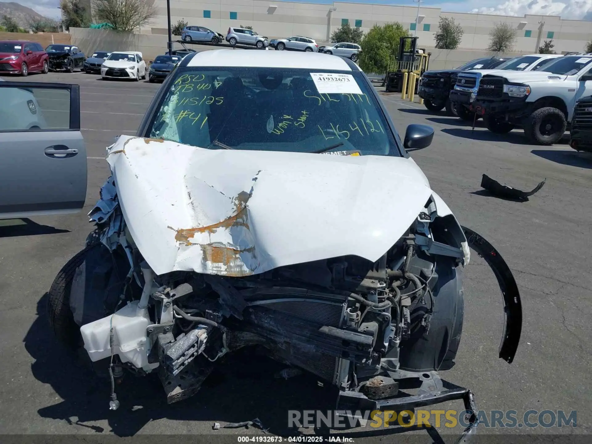 6 Photograph of a damaged car 3N1CP5BV3NL499825 NISSAN KICKS 2022