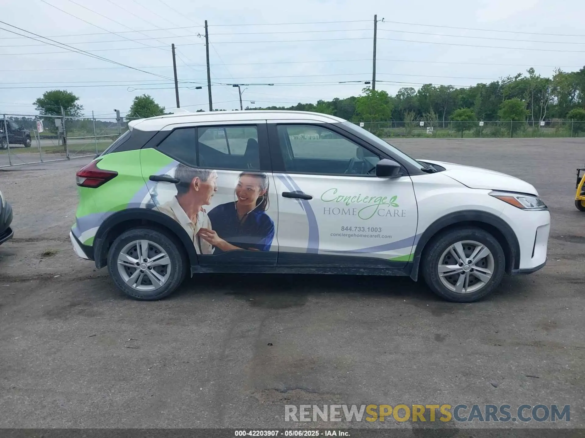 13 Photograph of a damaged car 3N1CP5BV3NL503498 NISSAN KICKS 2022