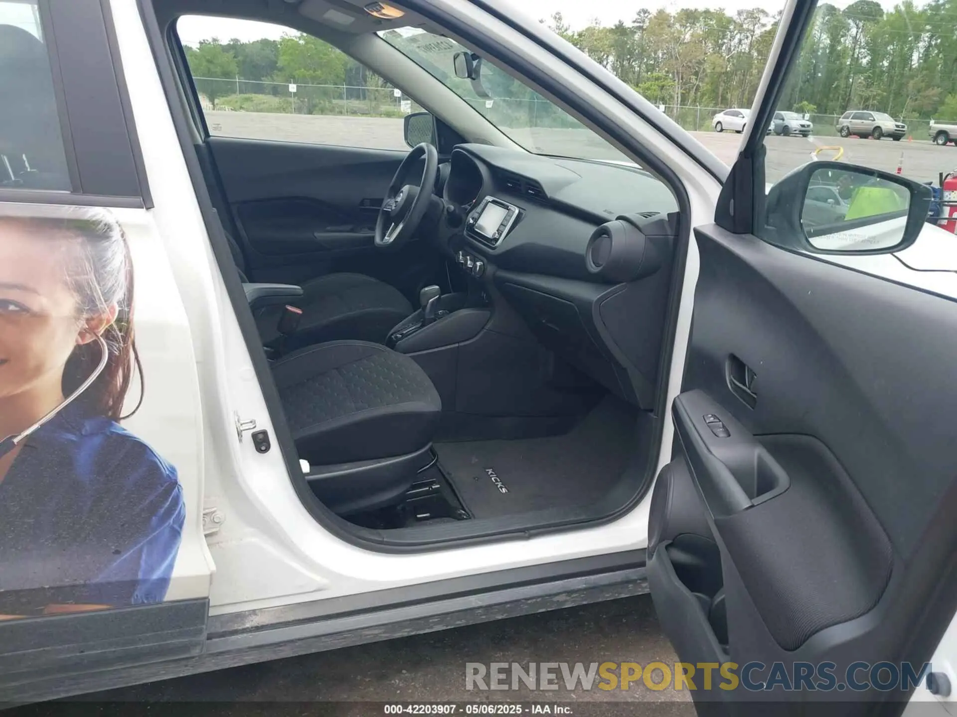 5 Photograph of a damaged car 3N1CP5BV3NL503498 NISSAN KICKS 2022