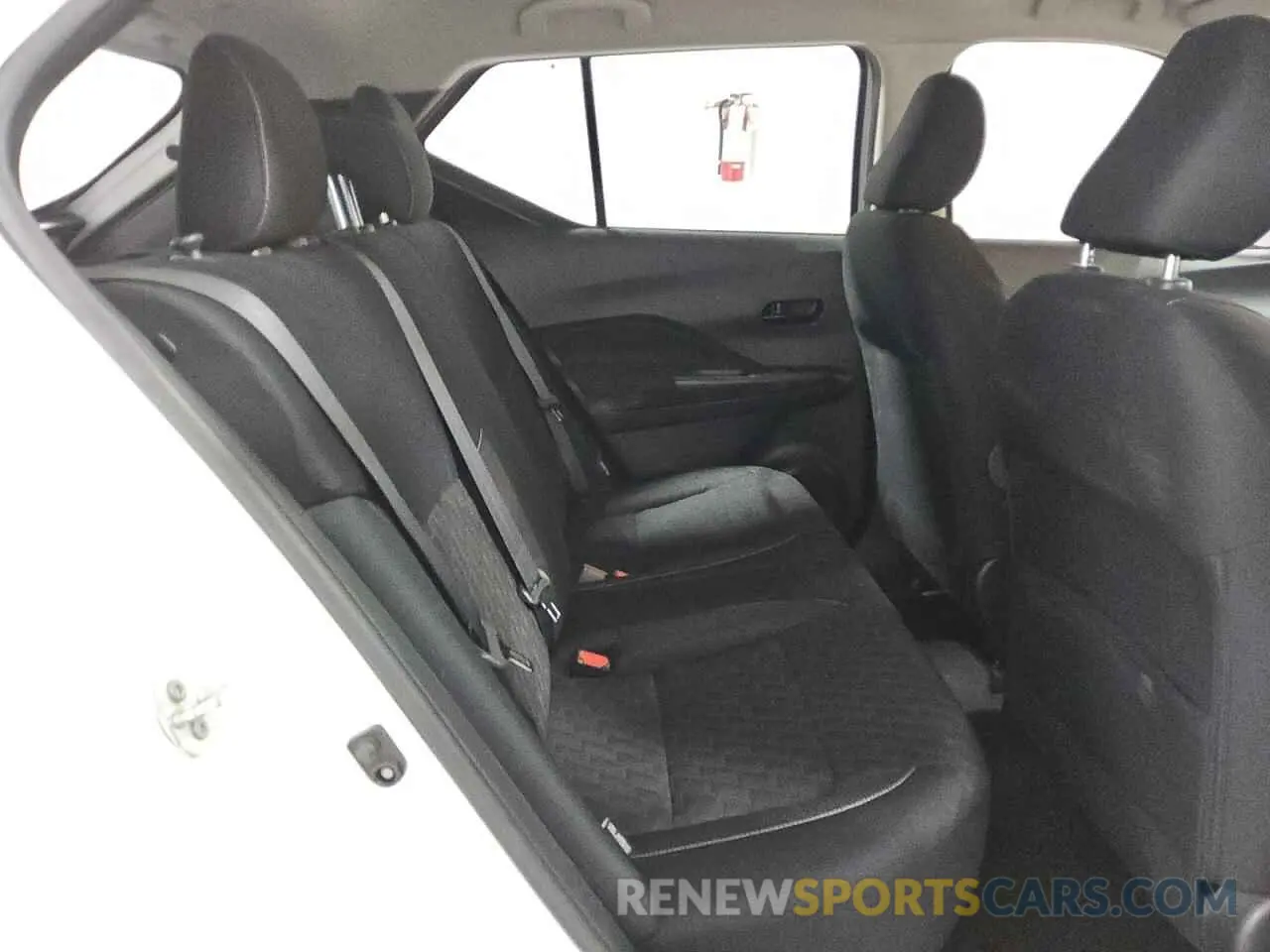10 Photograph of a damaged car 3N1CP5BV3NL514520 NISSAN KICKS 2022