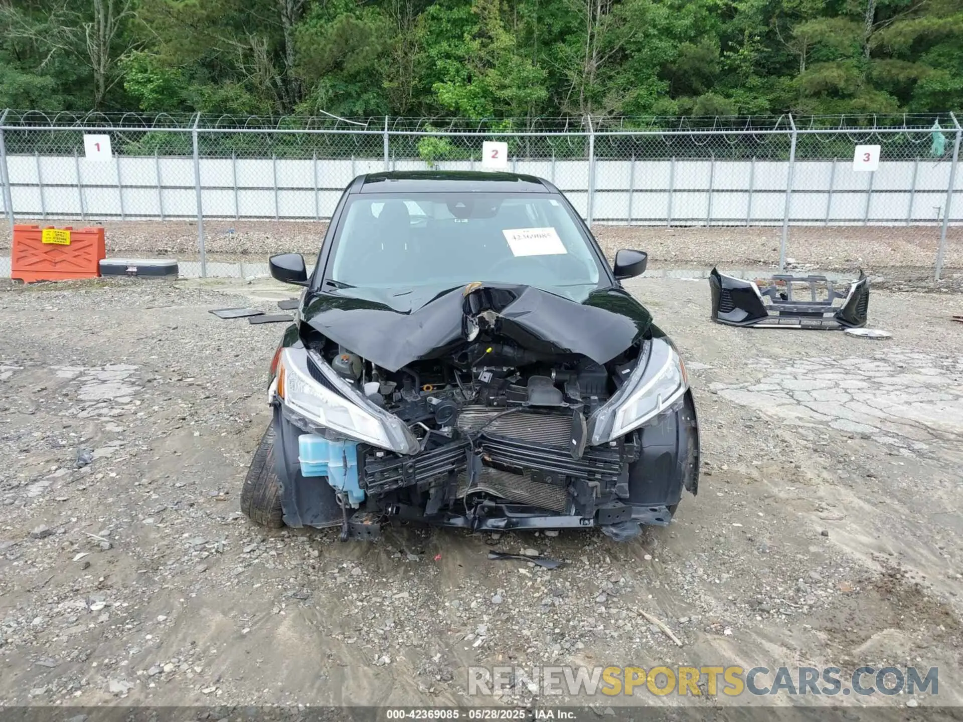 12 Photograph of a damaged car 3N1CP5BV3NL515439 NISSAN KICKS 2022