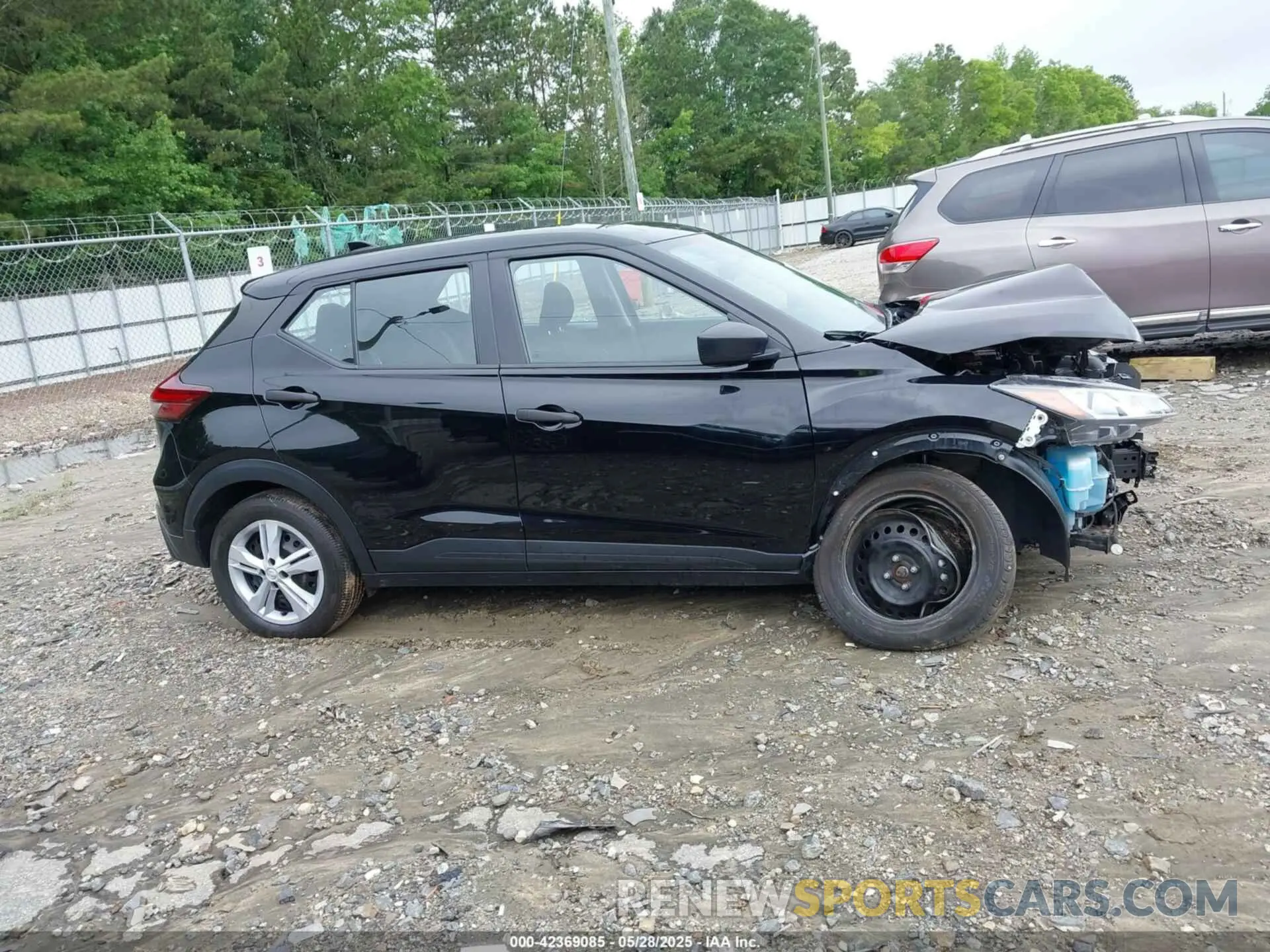 13 Photograph of a damaged car 3N1CP5BV3NL515439 NISSAN KICKS 2022