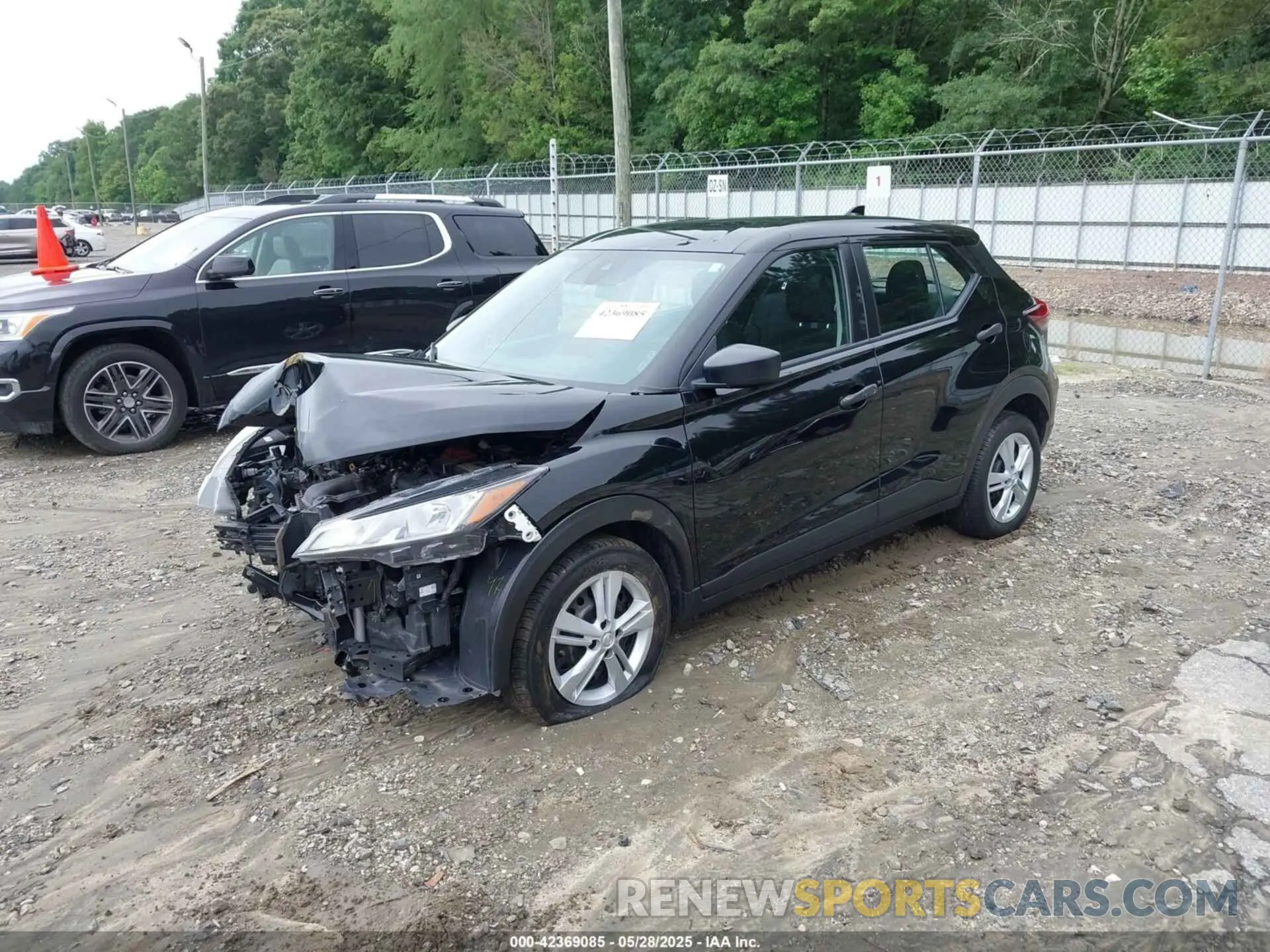 2 Photograph of a damaged car 3N1CP5BV3NL515439 NISSAN KICKS 2022