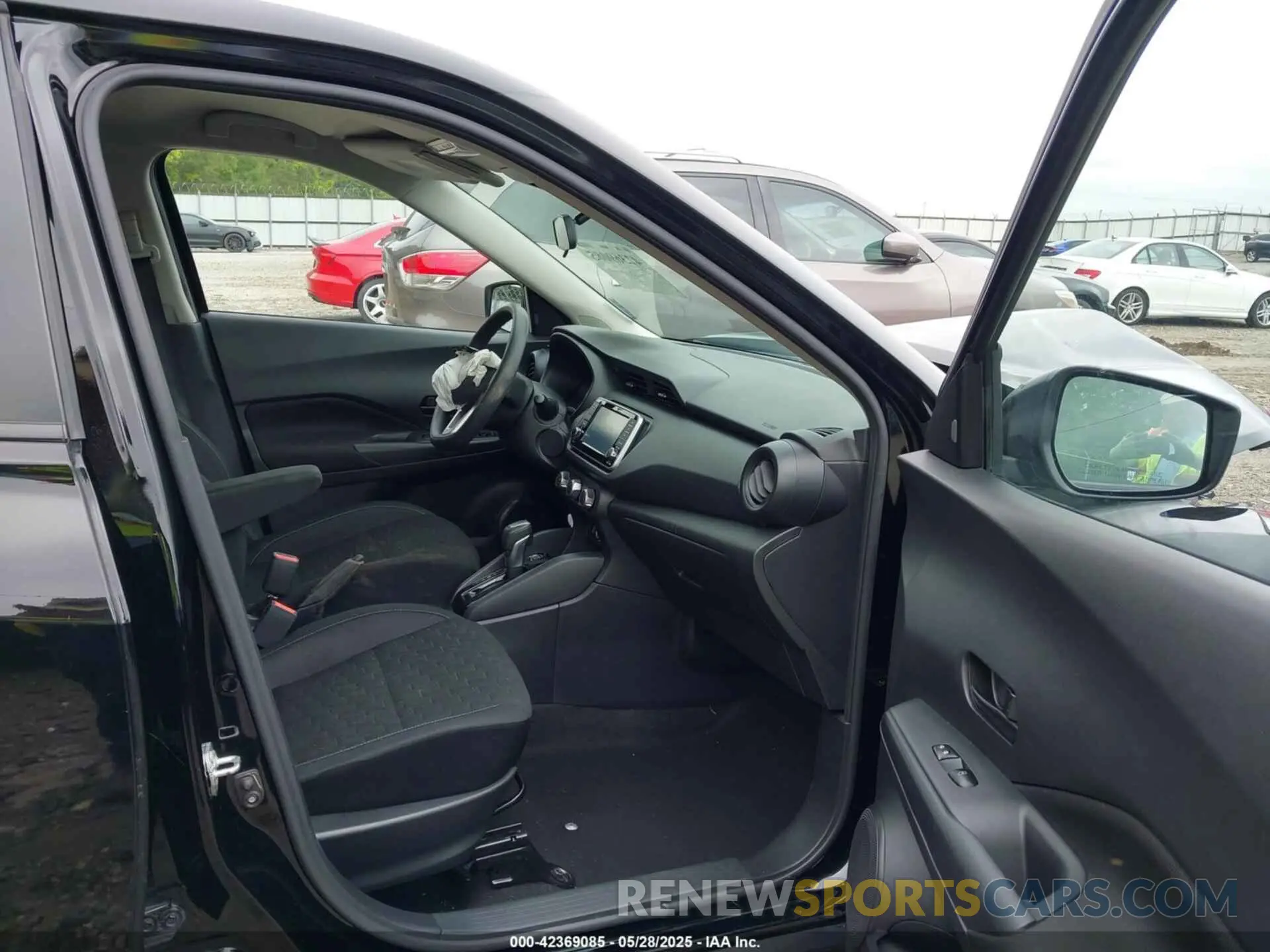 5 Photograph of a damaged car 3N1CP5BV3NL515439 NISSAN KICKS 2022