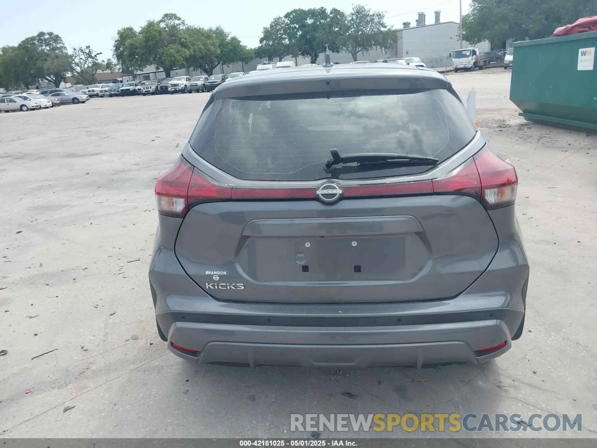 16 Photograph of a damaged car 3N1CP5BV3NL517739 NISSAN KICKS 2022