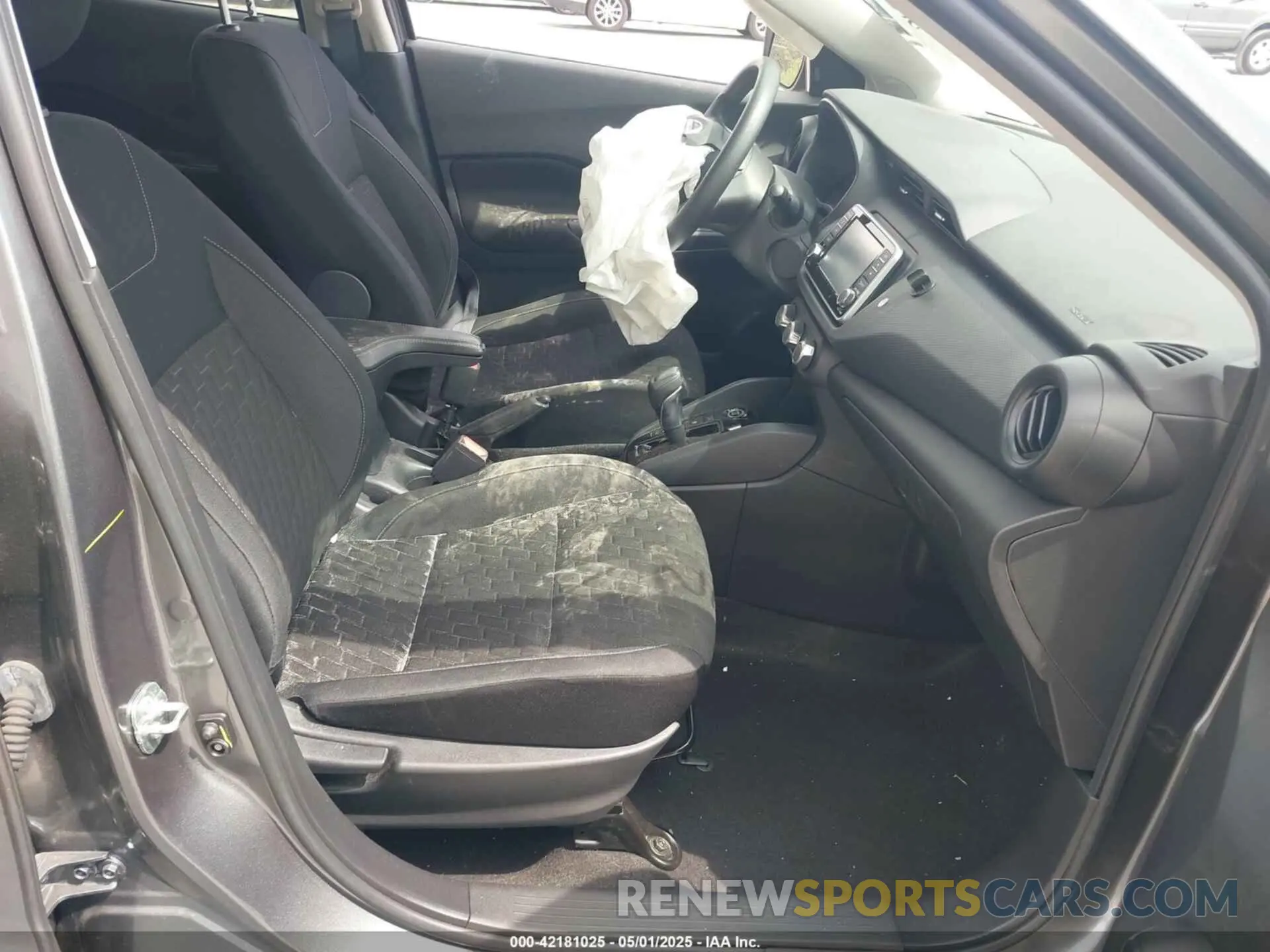 5 Photograph of a damaged car 3N1CP5BV3NL517739 NISSAN KICKS 2022