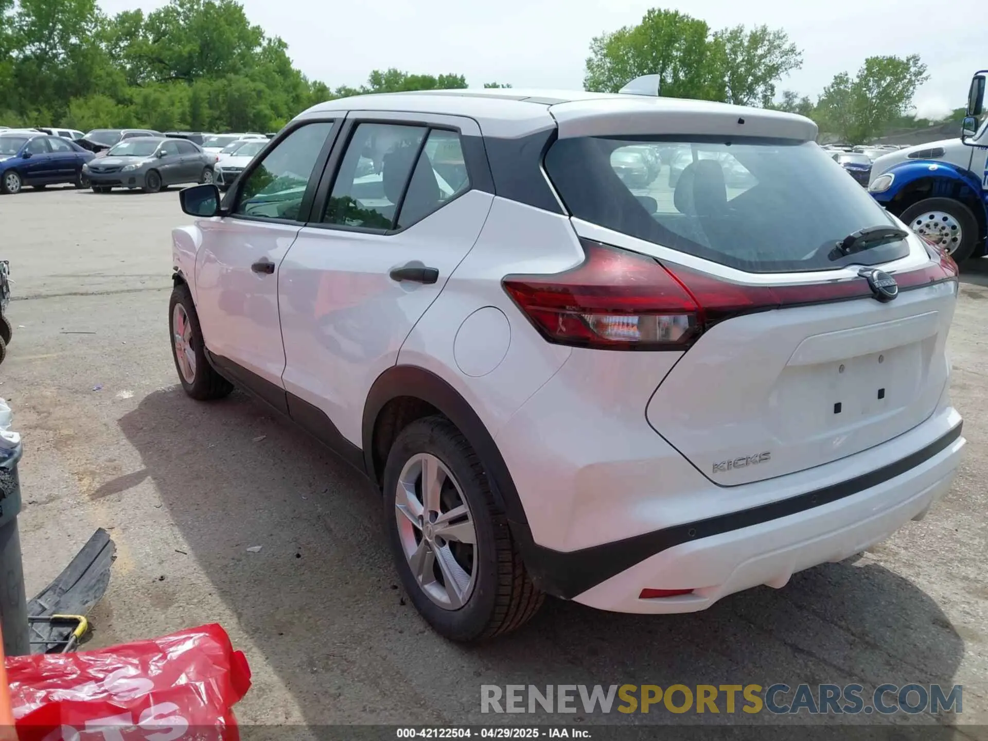 3 Photograph of a damaged car 3N1CP5BV3NL523119 NISSAN KICKS 2022