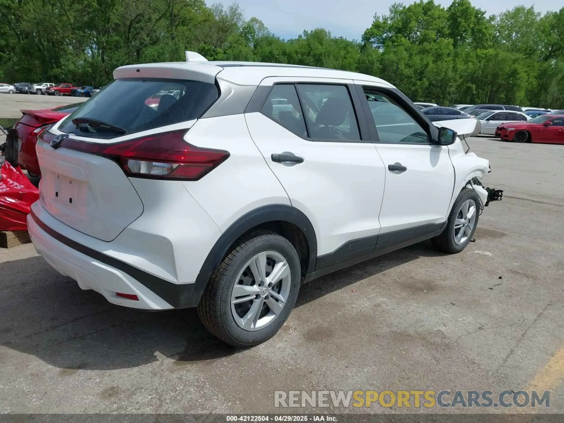 4 Photograph of a damaged car 3N1CP5BV3NL523119 NISSAN KICKS 2022