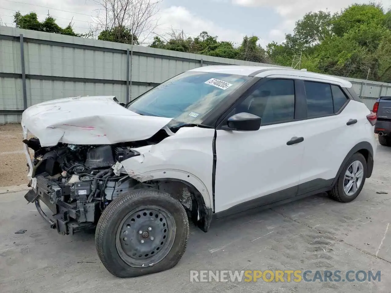 1 Photograph of a damaged car 3N1CP5BV3NL526523 NISSAN KICKS 2022
