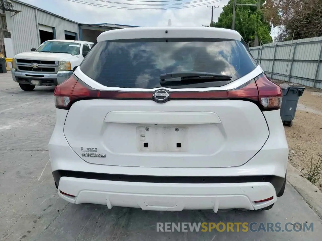 6 Photograph of a damaged car 3N1CP5BV3NL526523 NISSAN KICKS 2022