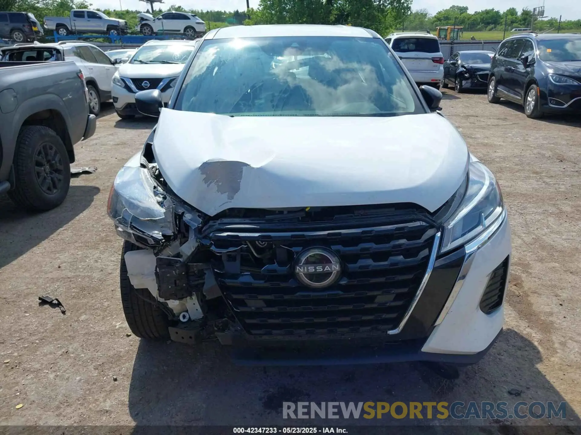 13 Photograph of a damaged car 3N1CP5BV4NL488056 NISSAN KICKS 2022