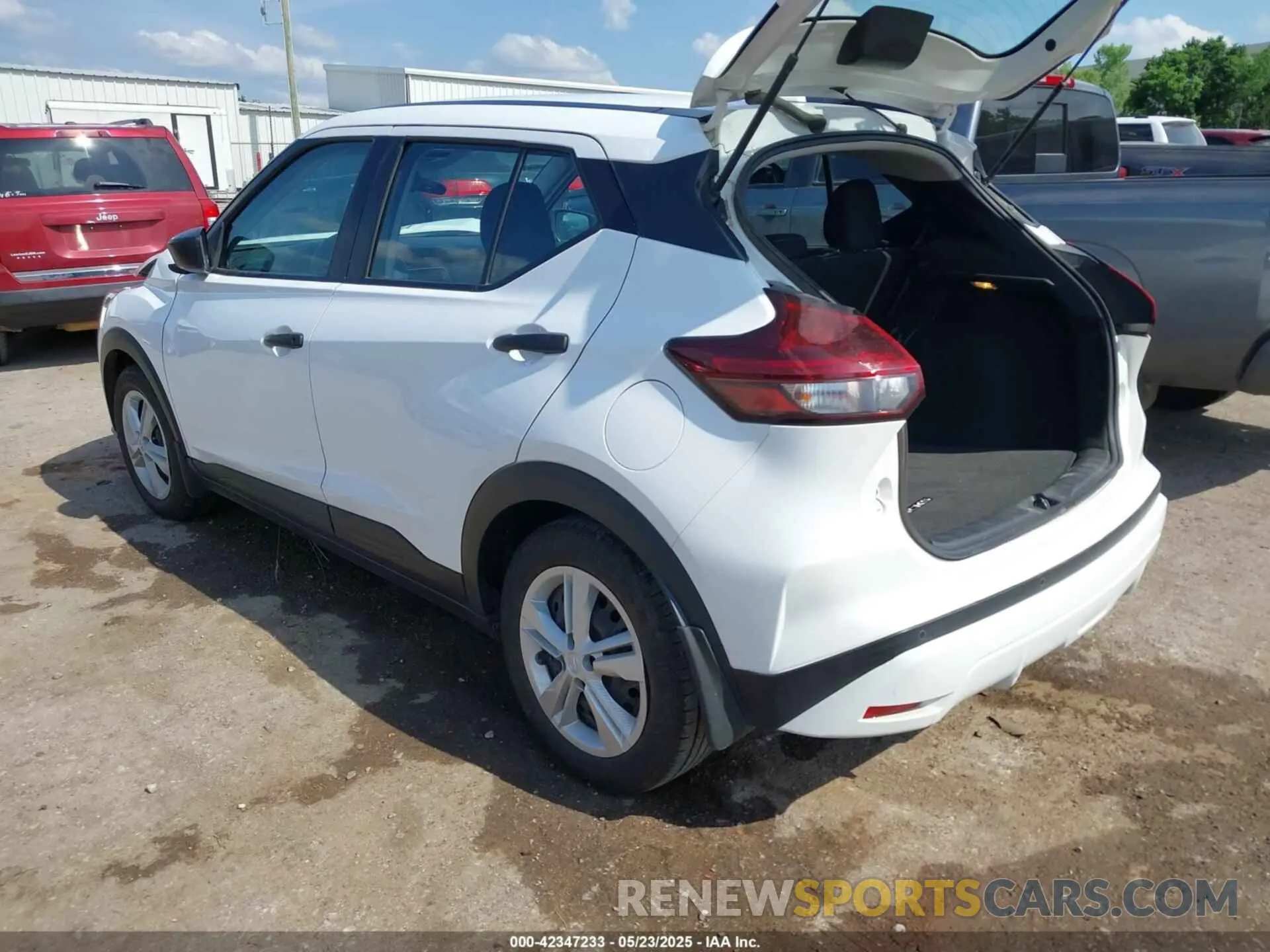 3 Photograph of a damaged car 3N1CP5BV4NL488056 NISSAN KICKS 2022