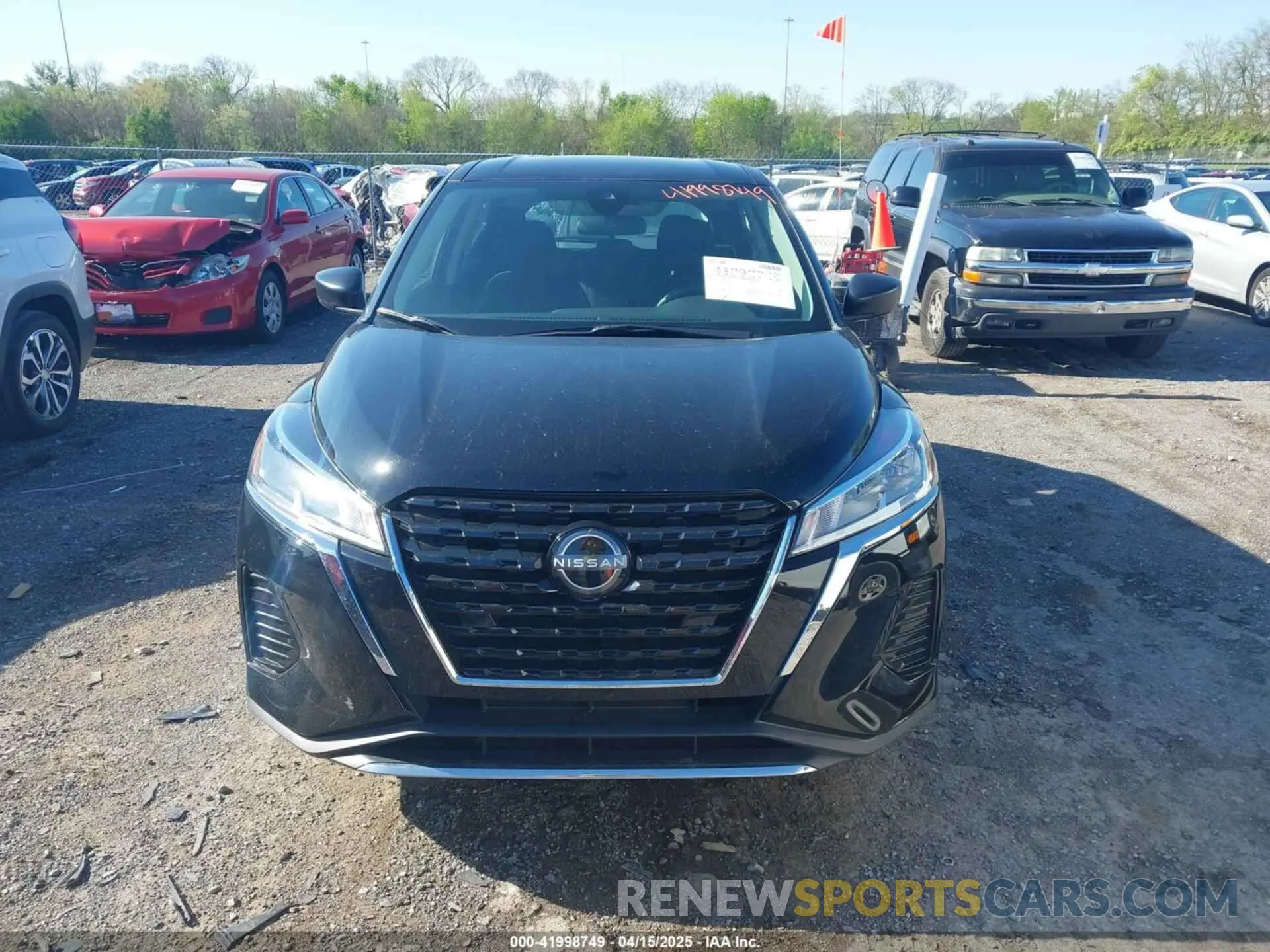 12 Photograph of a damaged car 3N1CP5BV4NL492253 NISSAN KICKS 2022