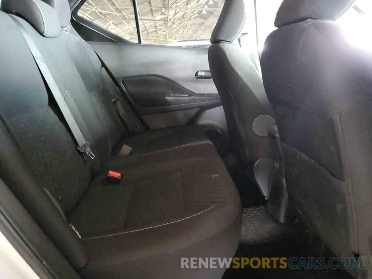 10 Photograph of a damaged car 3N1CP5BV4NL494942 NISSAN KICKS 2022