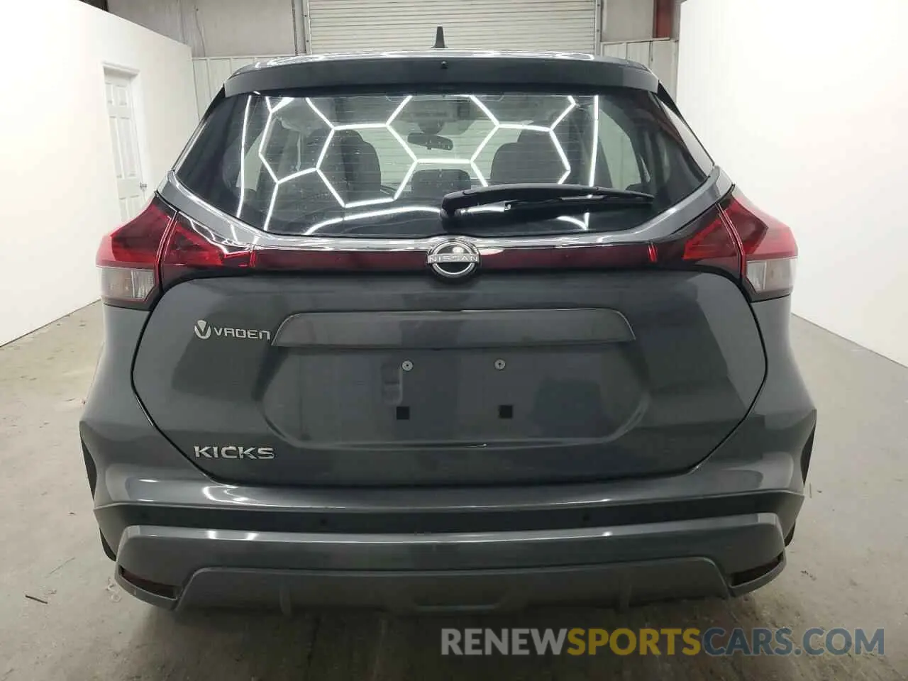 6 Photograph of a damaged car 3N1CP5BV4NL513649 NISSAN KICKS 2022