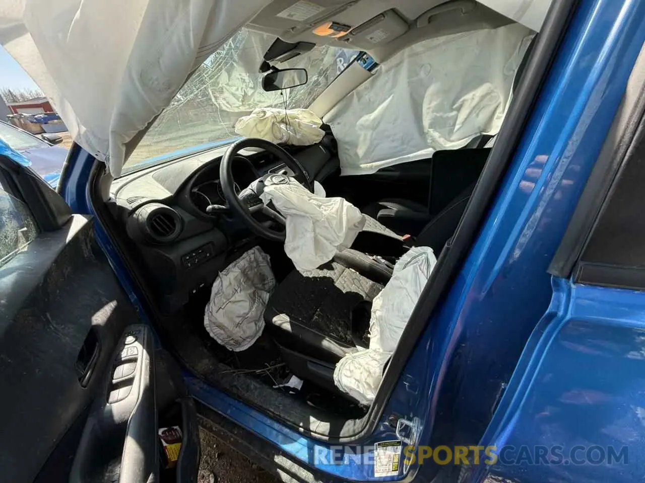 6 Photograph of a damaged car 3N1CP5BV5NL473873 NISSAN KICKS 2022