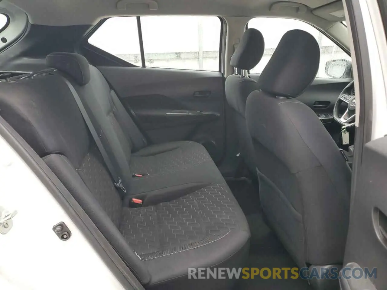 11 Photograph of a damaged car 3N1CP5BV5NL486753 NISSAN KICKS 2022